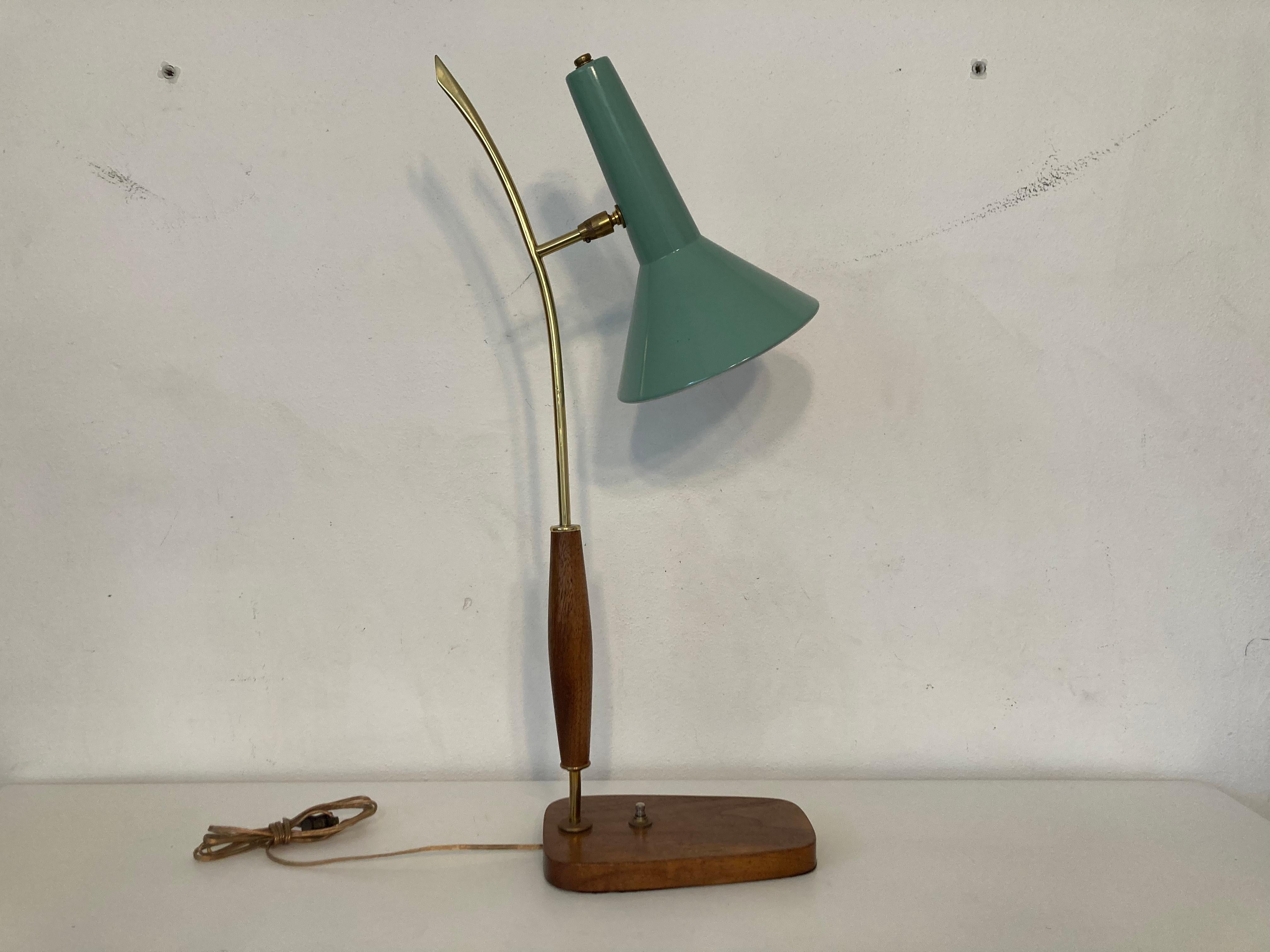 Mid-Century Modern Beautiful Mid Century Modern Table Lamp, Brass, Walnut, 1950s For Sale