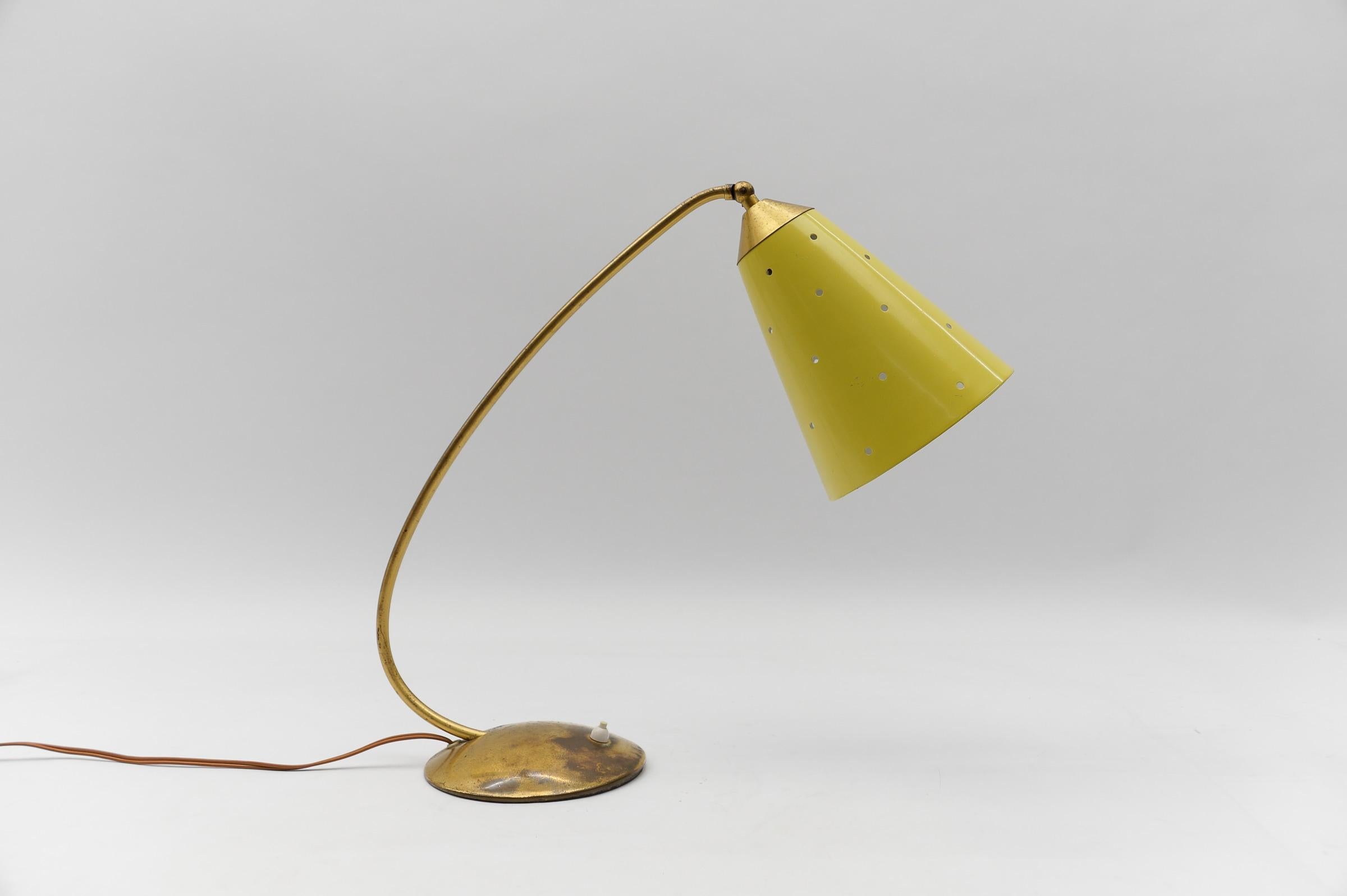 Schöne Mid-Century Modern-Tischlampe aus Messing, 1950er Jahre, Deutschland im Zustand „Gut“ im Angebot in Nürnberg, Bayern