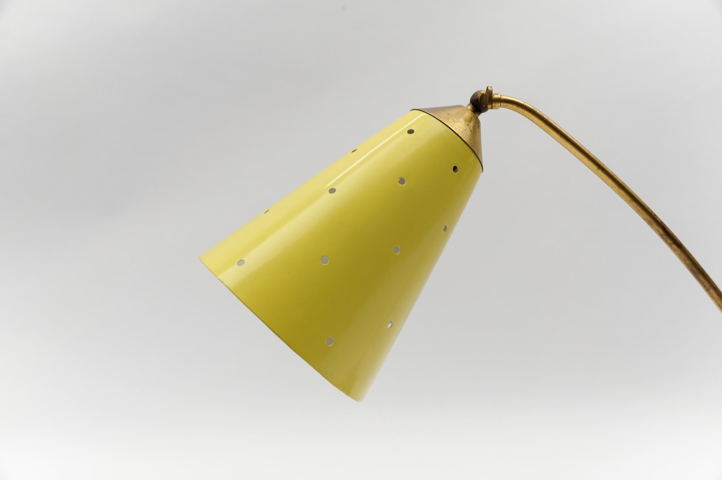 Schöne Mid-Century Modern-Tischlampe aus Messing, 1950er Jahre, Deutschland im Angebot 5