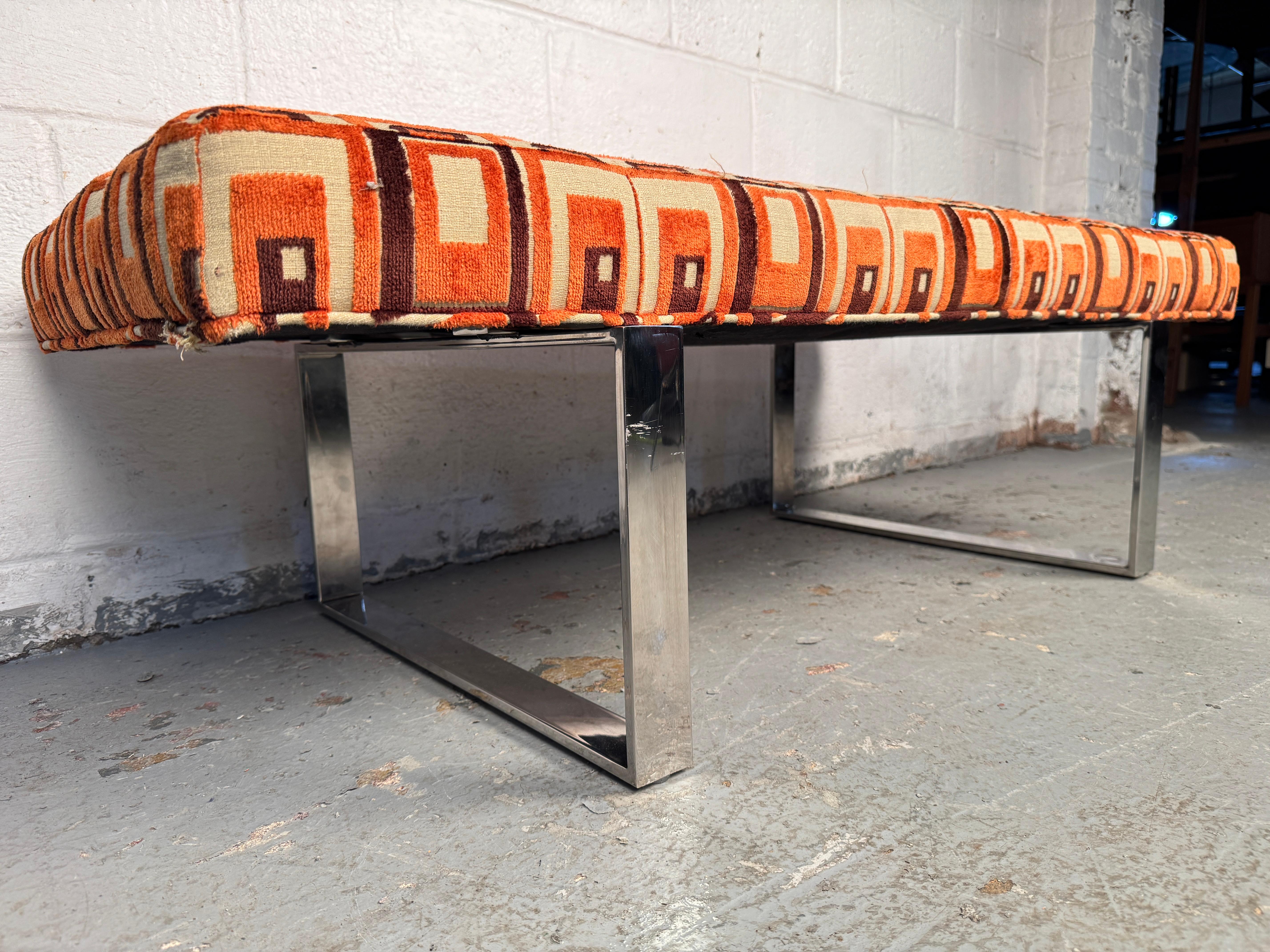 Beautiful Mid-Century Modern Upholstered Bench For Sale 4