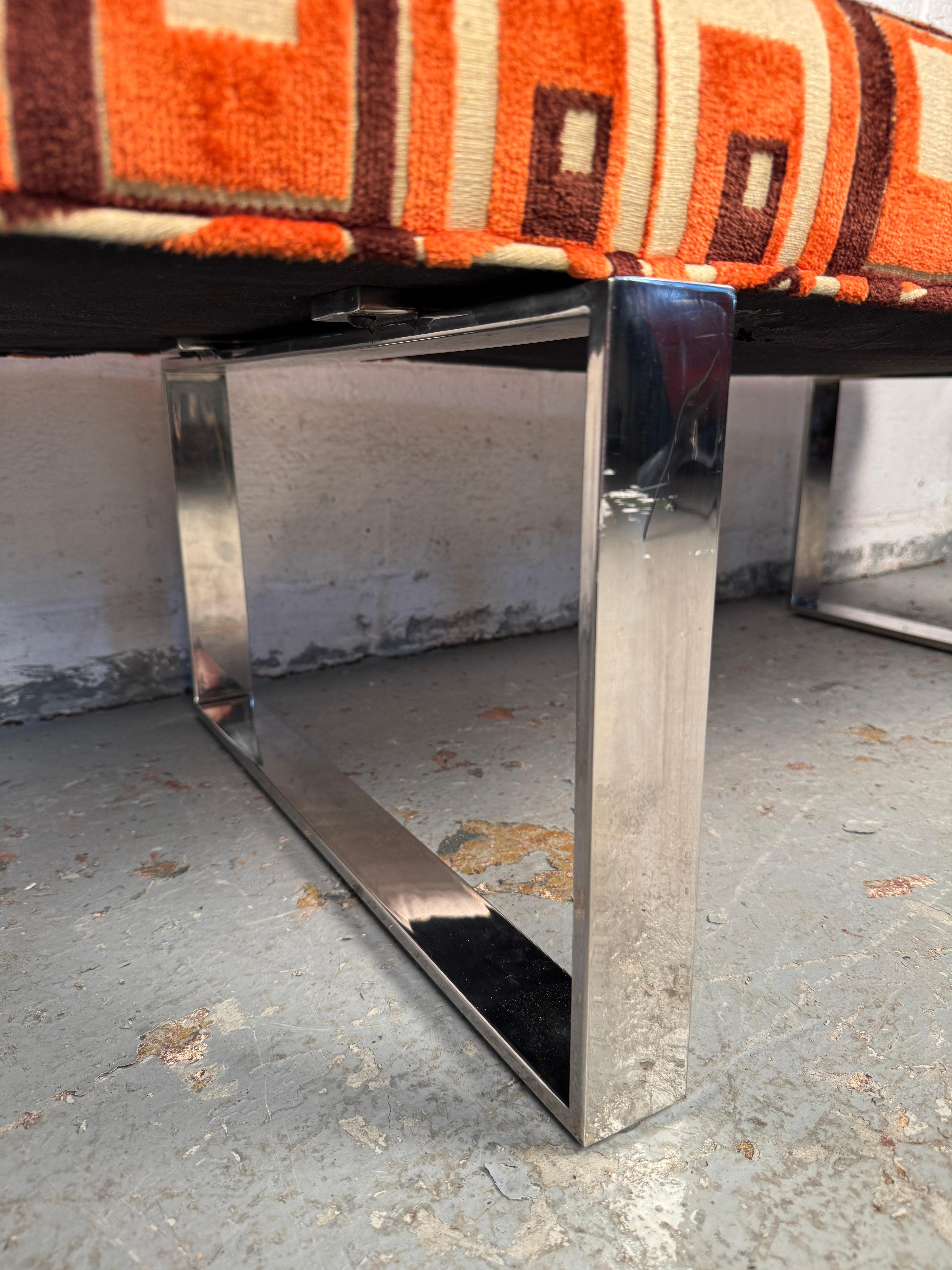 Beautiful Mid-Century Modern Upholstered Bench For Sale 5
