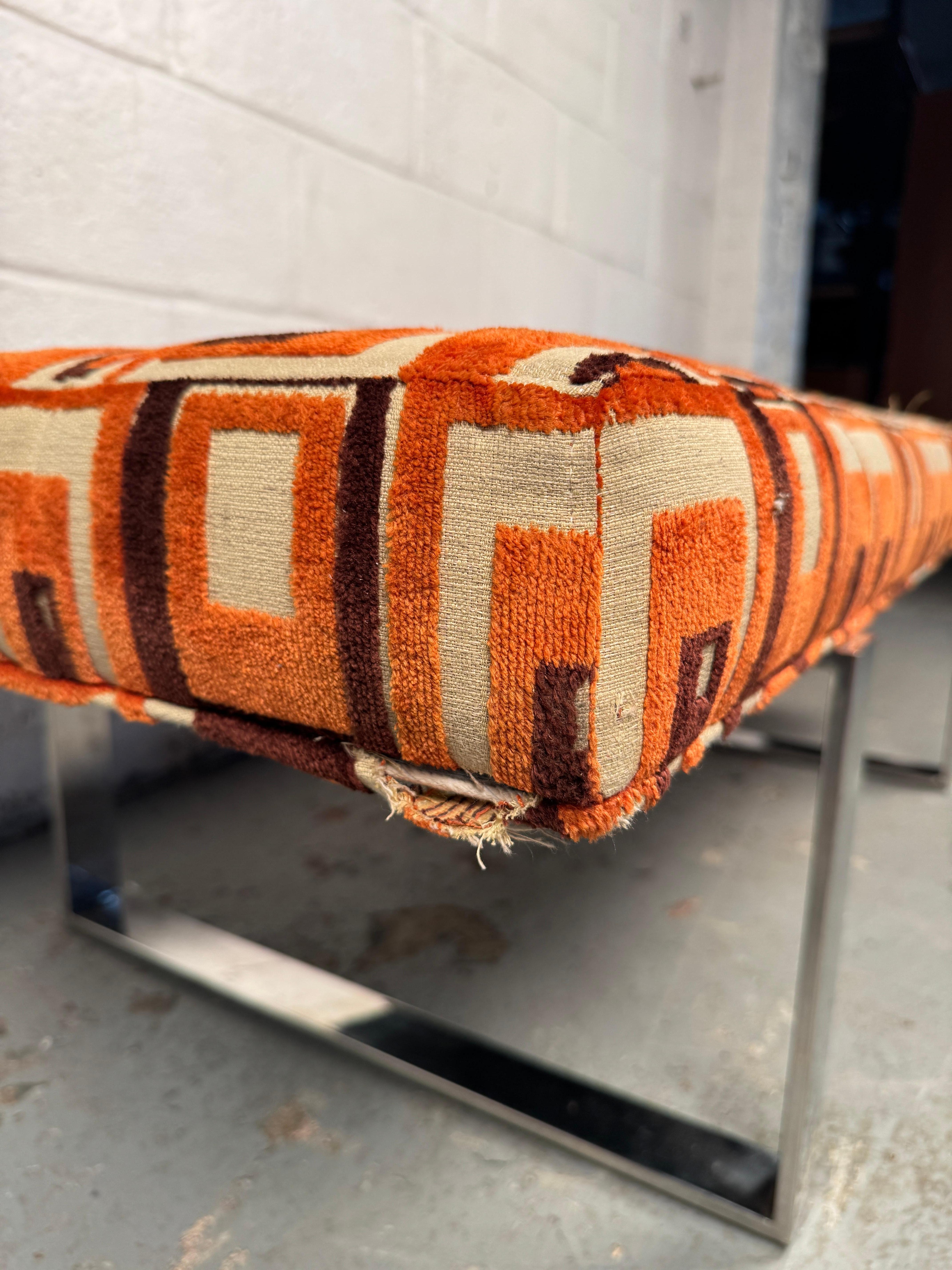 Beautiful Mid-Century Modern Upholstered Bench For Sale 3