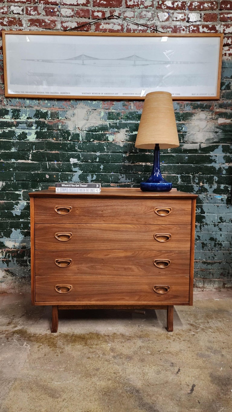 Beautiful MidCentury Modern Walnut Dresser For Sale at 1stDibs