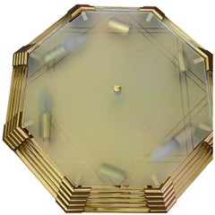 Precioso empotrable octogonal modernista de mediados de siglo Latón y cristal satinado