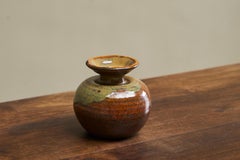 Schöne Mid Century rot und grün glasiert Studio Pottery Vase 1960s
