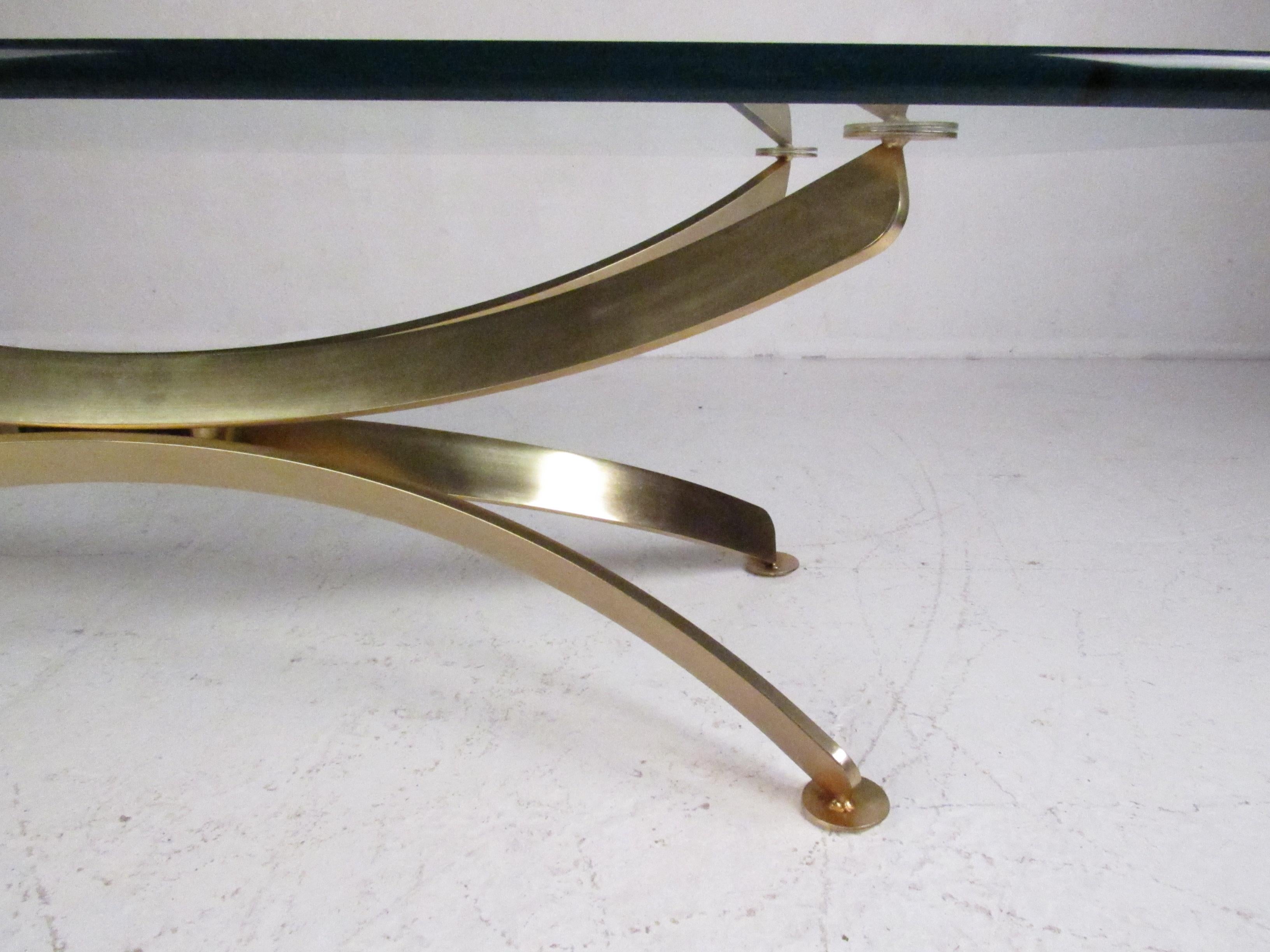 Beautiful Midcentury Roger Sprunger Style Brass Coffee Table In Good Condition In Brooklyn, NY