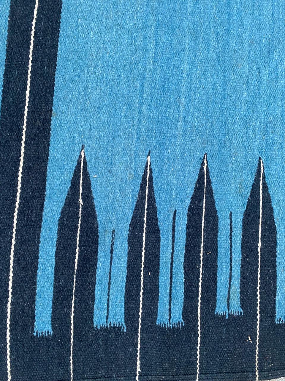 Bobyrug's Beautiful Mid Century Scandinavian Flat Rug Kilim (tapis plat scandinave du milieu du siècle) Bon état - En vente à Saint Ouen, FR