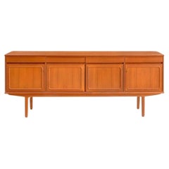 Schönes skandinavisches modernes Anrichte/ Sideboard aus Teakholz mit 4 Türen aus der Mitte des Jahrhunderts