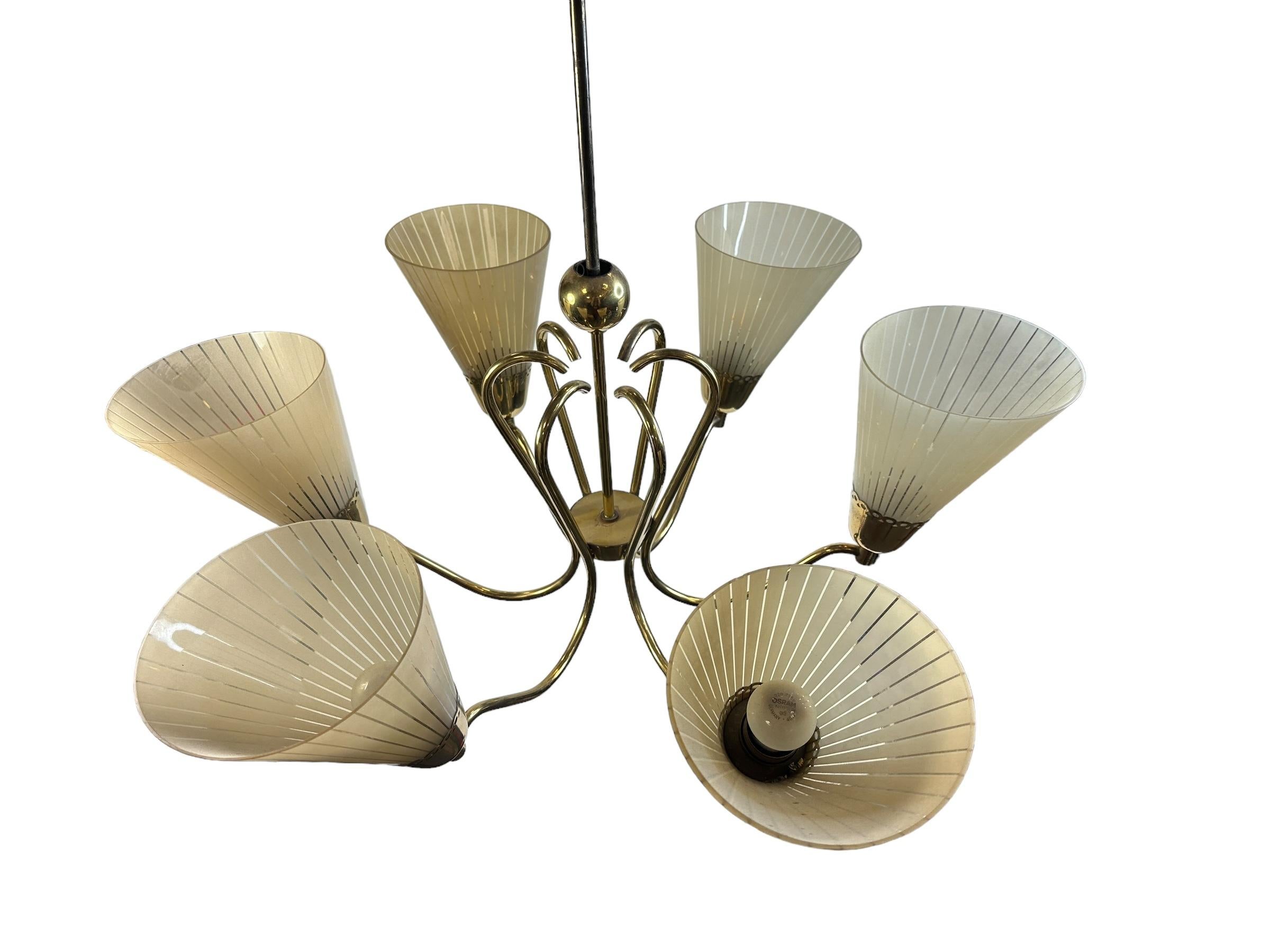 Beautiful Mid-Century Six Light German Brass & Etched Glass Chandelier, 1950s For Sale 4