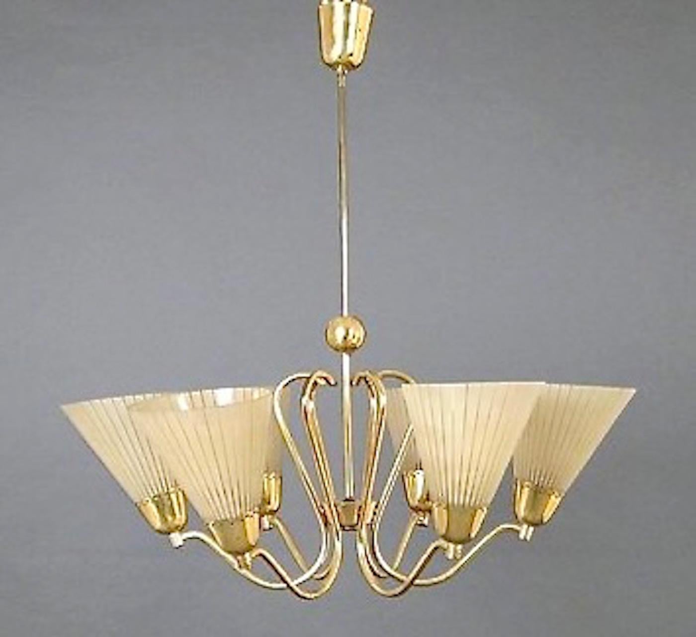 Beautiful Mid-Century Six Light German Brass & Etched Glass Chandelier, 1950s For Sale 5