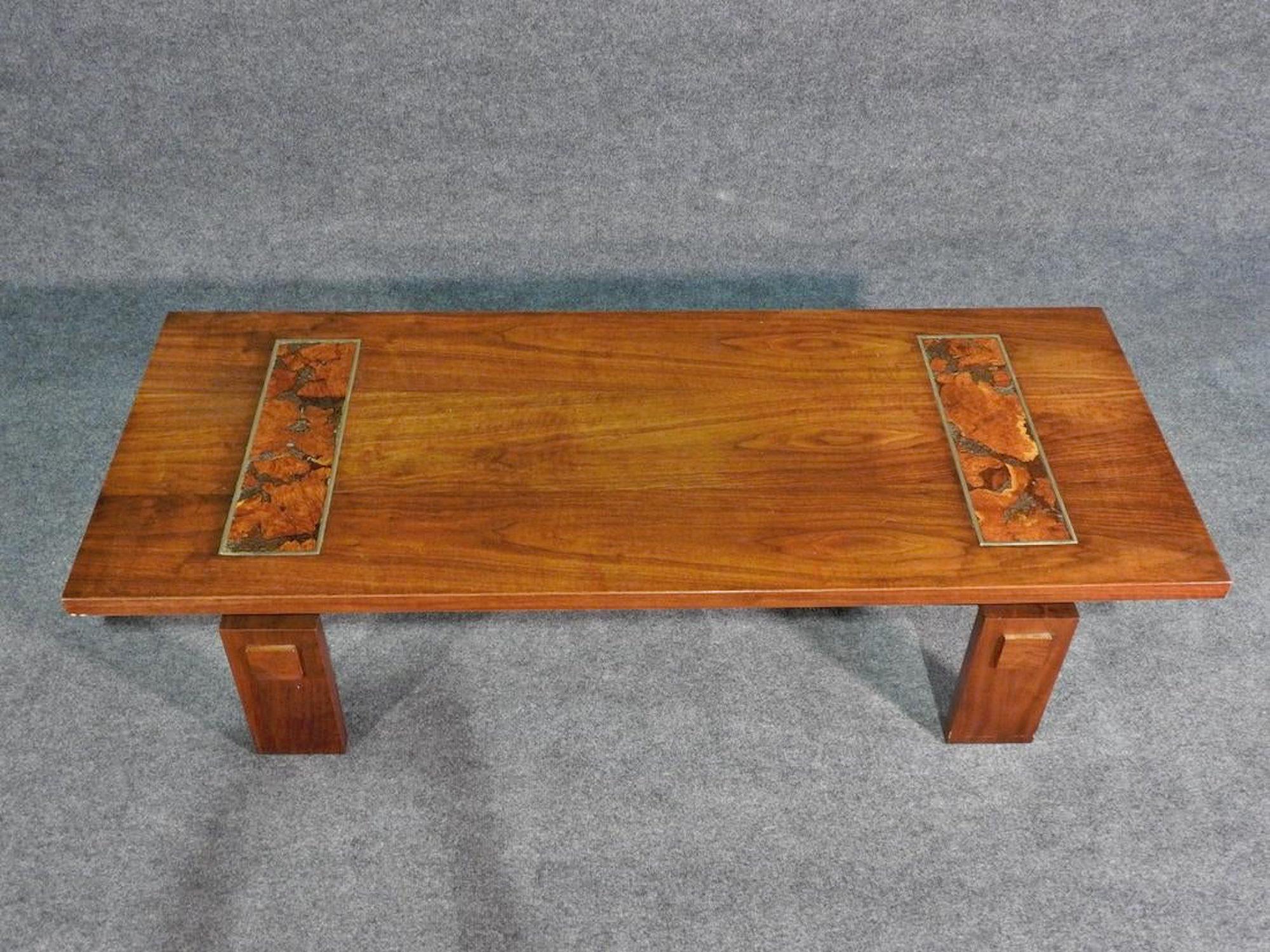 Mid-Century Modern Beautiful Midcentury Table with Inlay For Sale