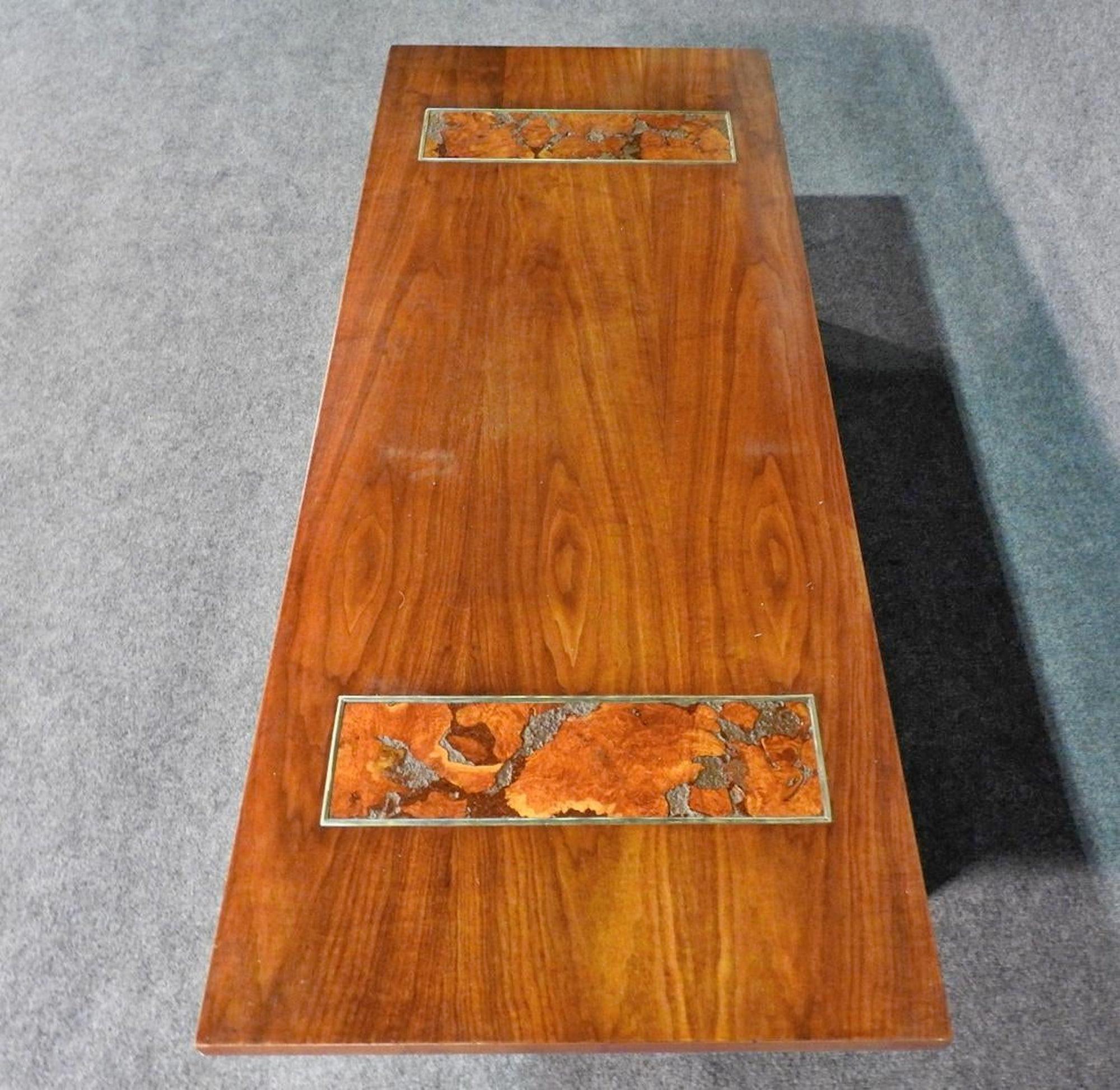 Beautiful Midcentury Table with Inlay In Good Condition For Sale In Brooklyn, NY