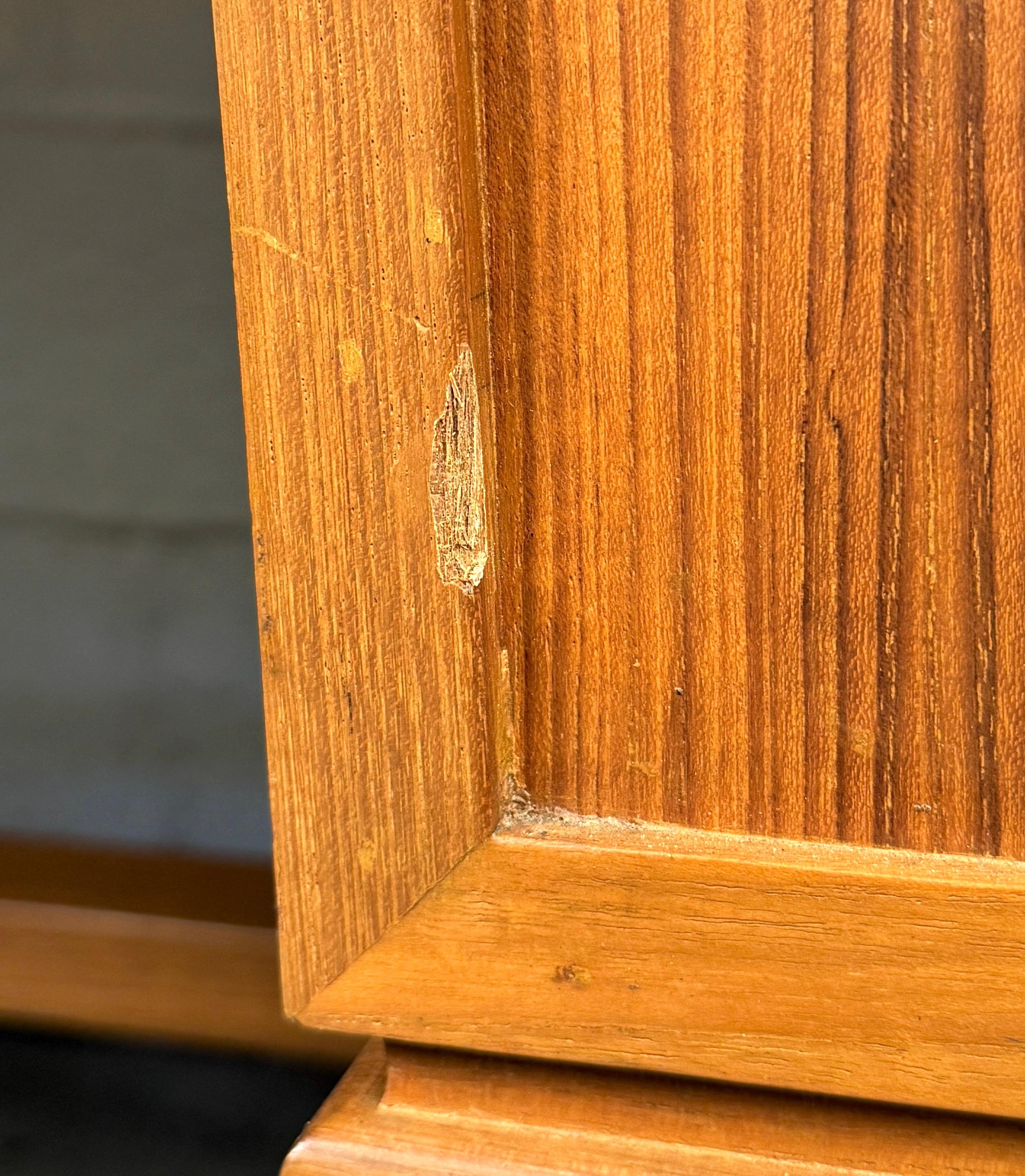 Beautiful Mid-Century Teak Desk by Arne Wahl Iversen en vente 11