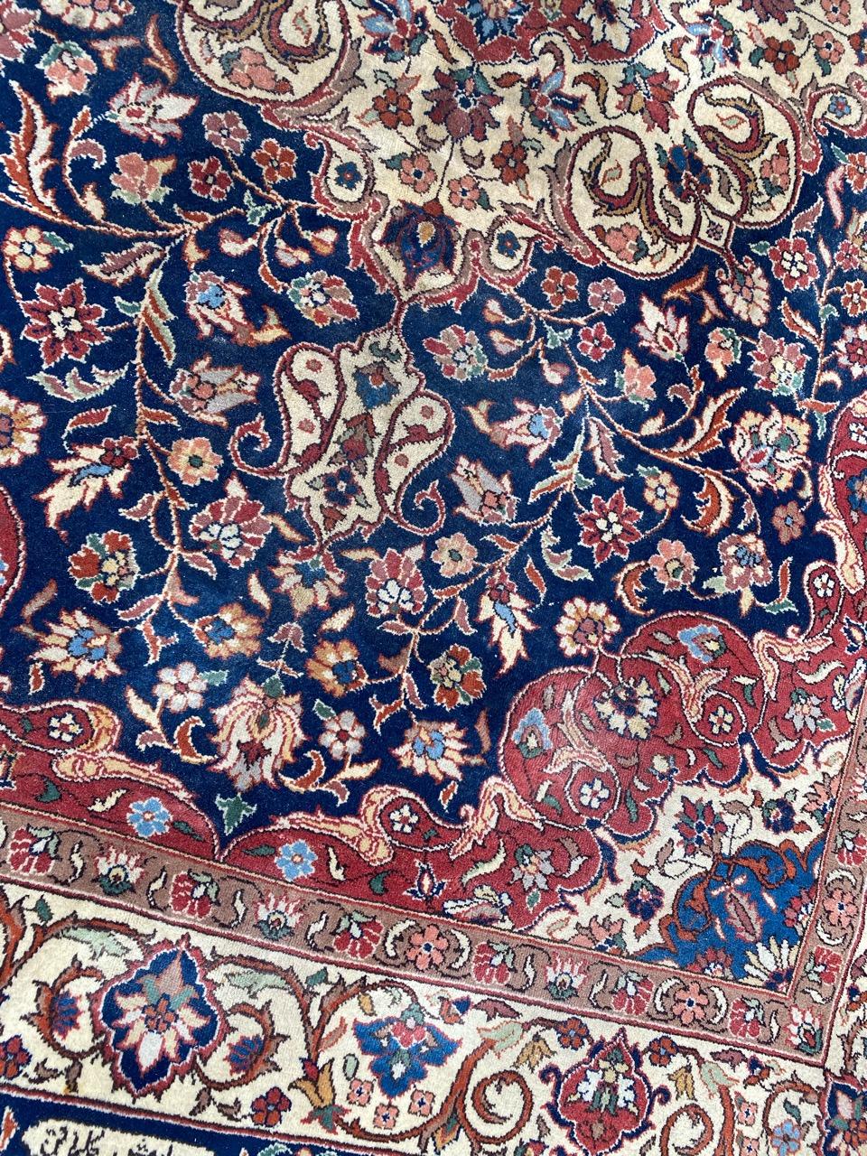 Hübscher transsilvanischer Vintage-Teppich mit schönem persischem Muster und schönen Farben, komplett handgeknüpft mit Wollsamt auf Baumwollgrund.