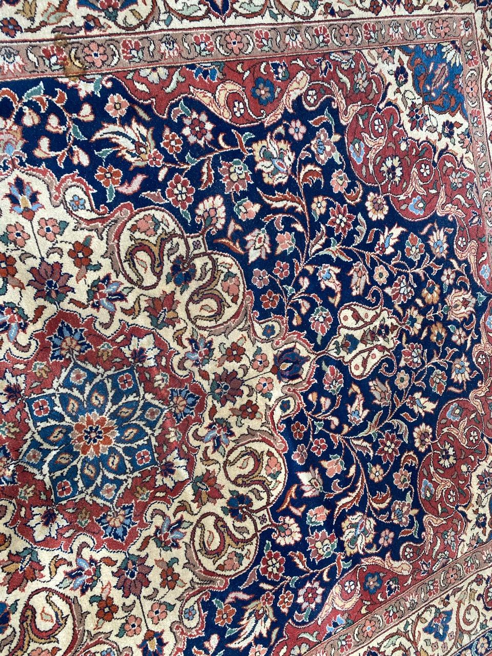 Schöner transylvanianischer Teppich aus der Mitte des Jahrhunderts (Tabriz) im Angebot