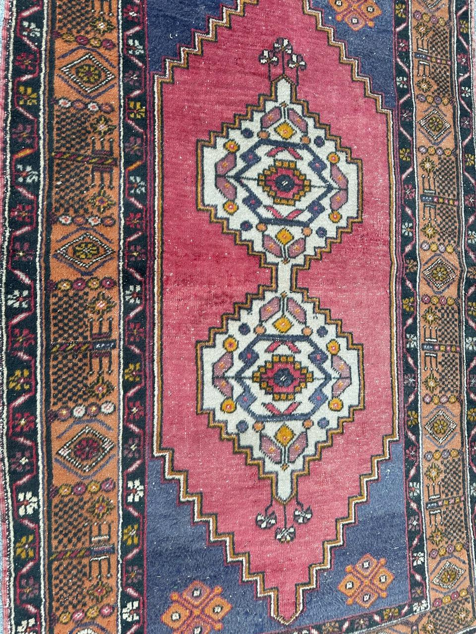 Beautiful mid century Turkish Anatolian rug For Sale 6