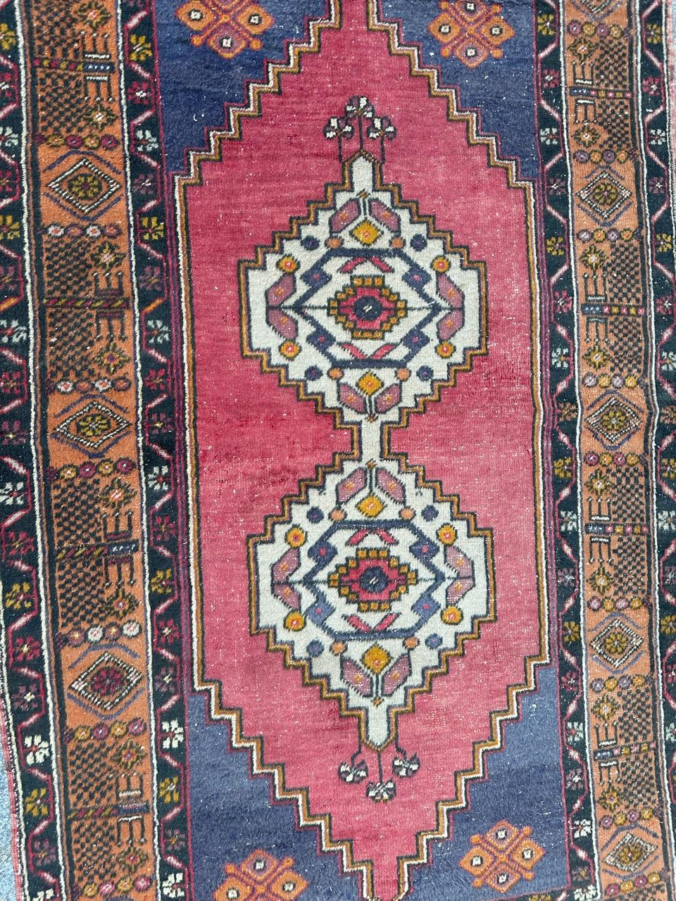 Beautiful mid century Turkish Anatolian rug For Sale 11