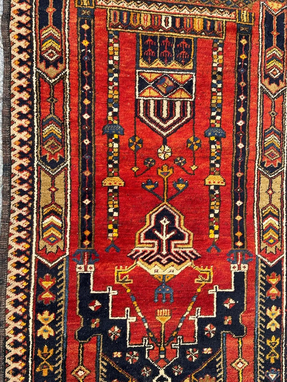 Schöner türkischer anatolischer Teppich aus der Mitte des Jahrhunderts (Stammeskunst) im Angebot