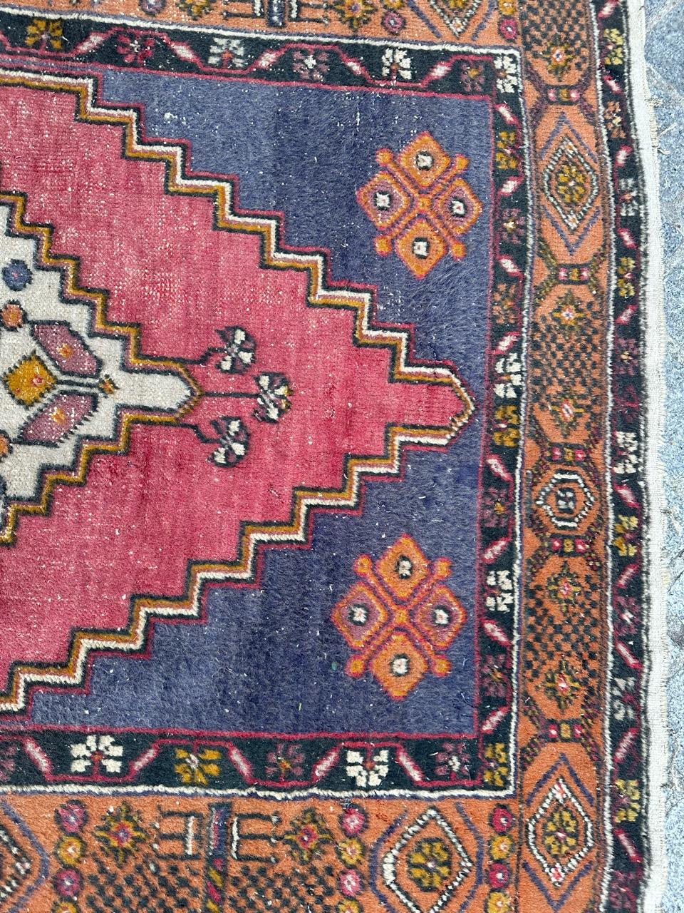 Beautiful mid century Turkish Anatolian rug In Fair Condition For Sale In Saint Ouen, FR