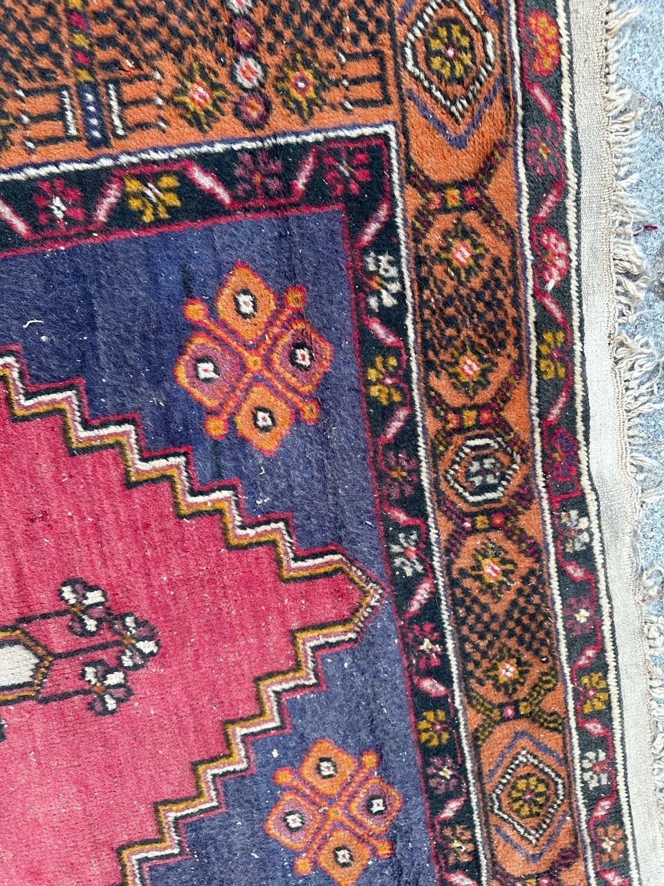 Beautiful mid century Turkish Anatolian rug For Sale 2