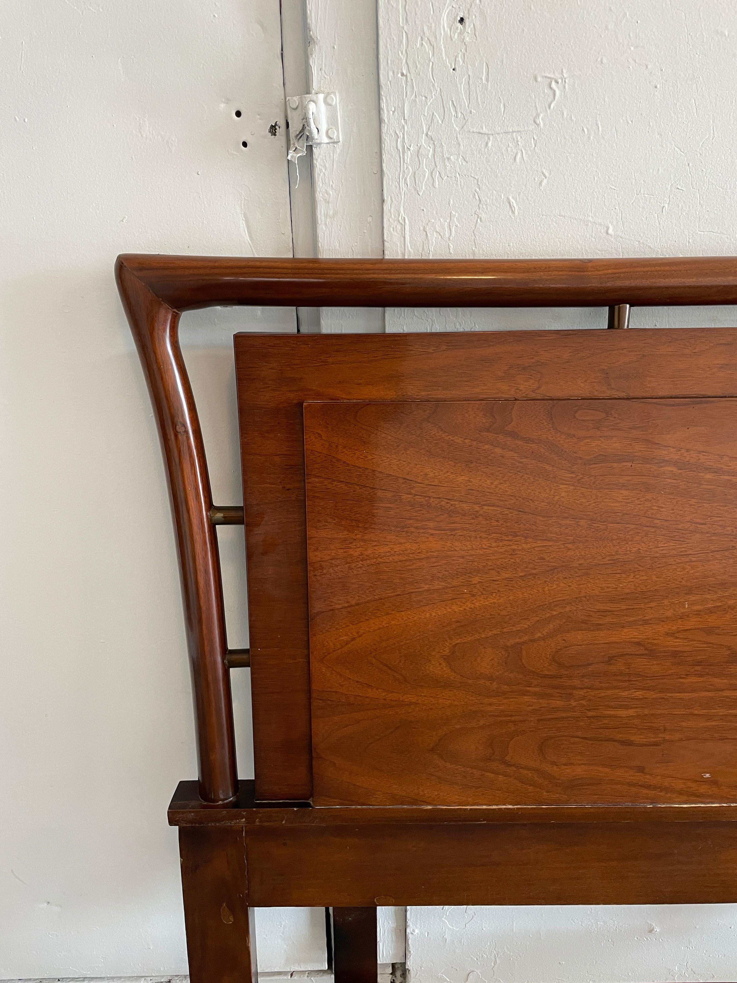 Beautiful Mid-Century Walnut King Bed Headboard In Good Condition For Sale In BROOKLYN, NY