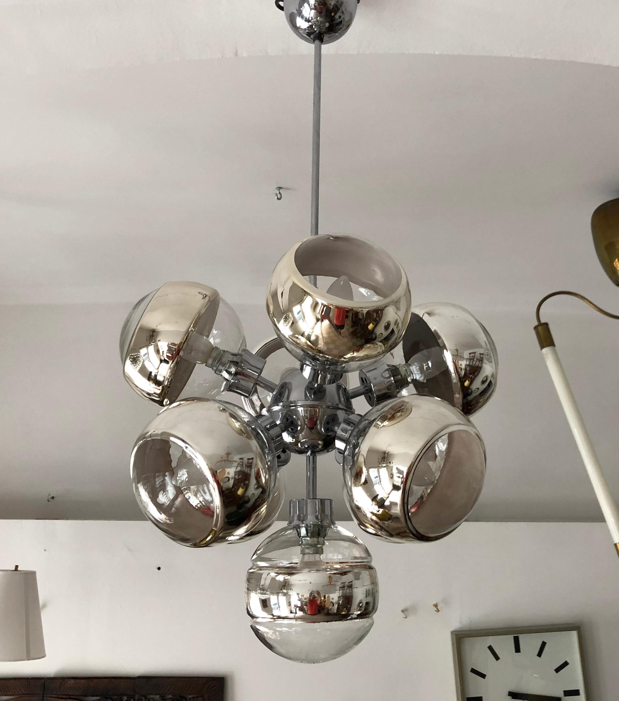 Beautiful Midcentury Chandelier by Peil & Putzler For Sale 4