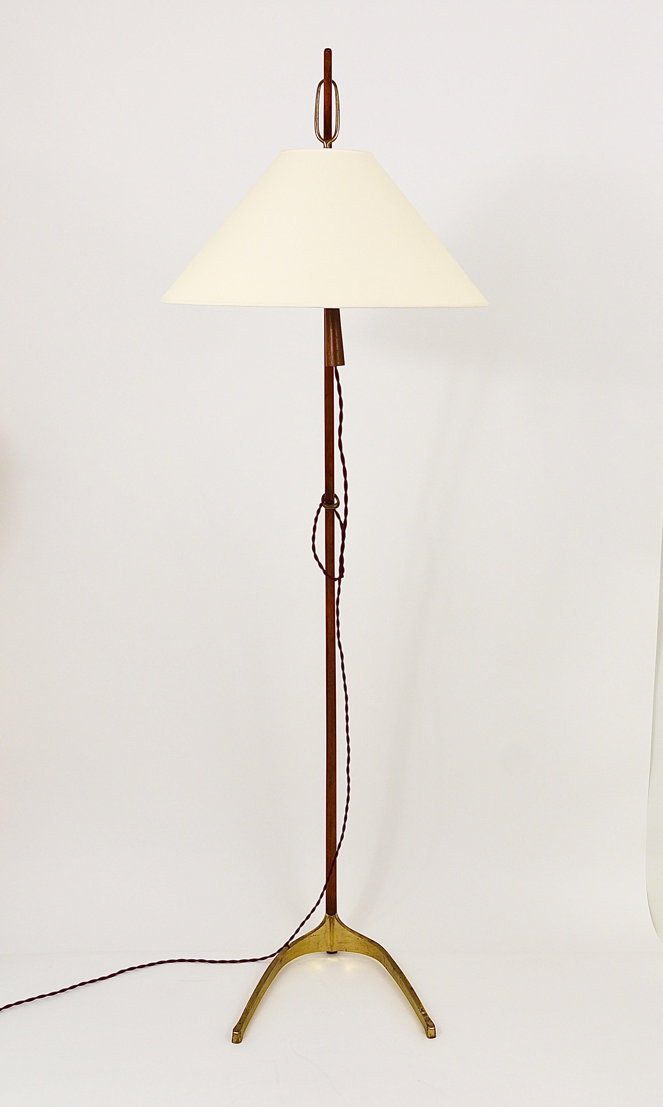 J.T. Kalmar 2x Dornstab Adjustable Floor Lamp, Brass, Walnut, Austria, 1950s For Sale 8