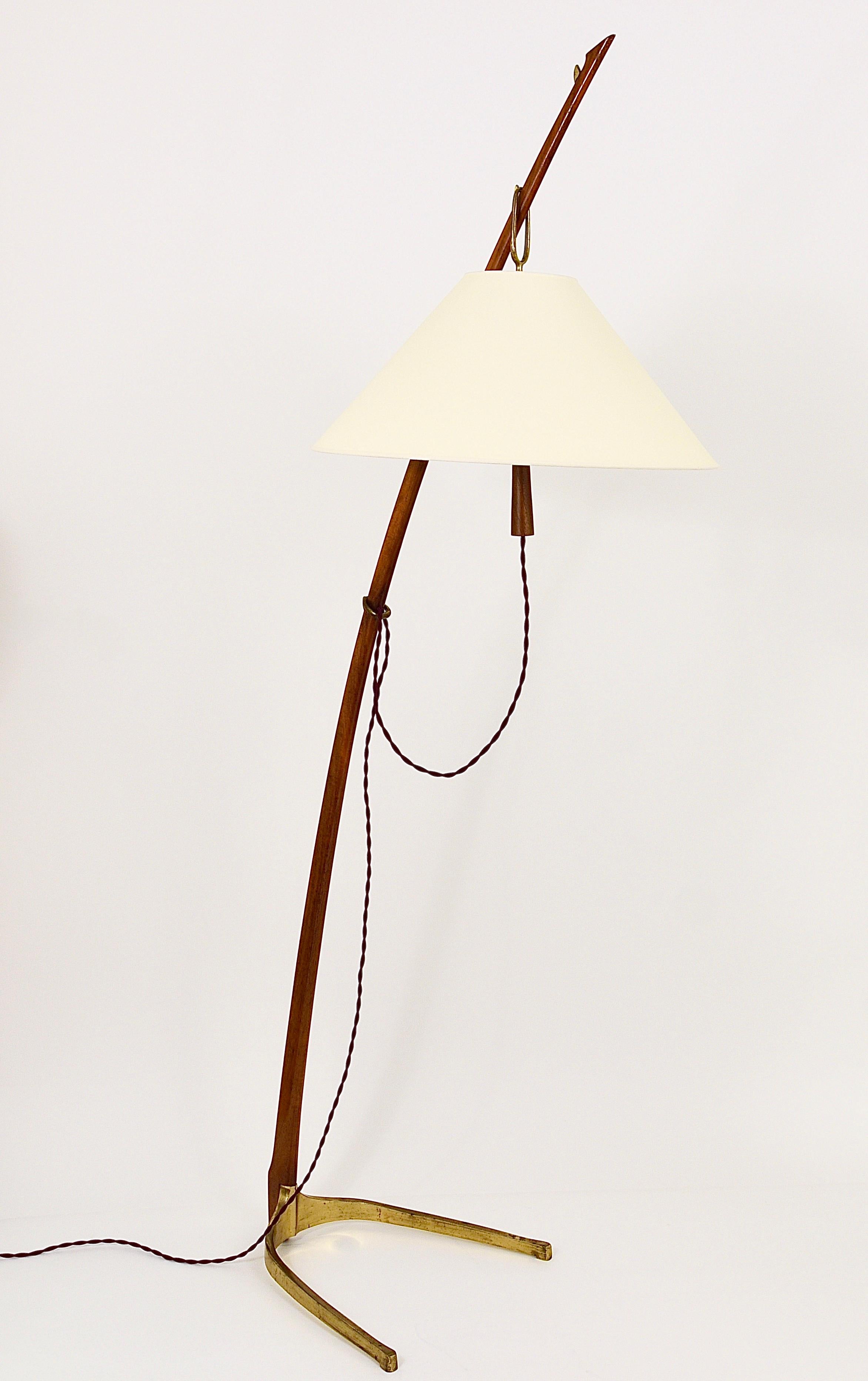 J.T. Kalmar 2x Dornstab Adjustable Floor Lamp, Brass, Walnut, Austria, 1950s For Sale 1