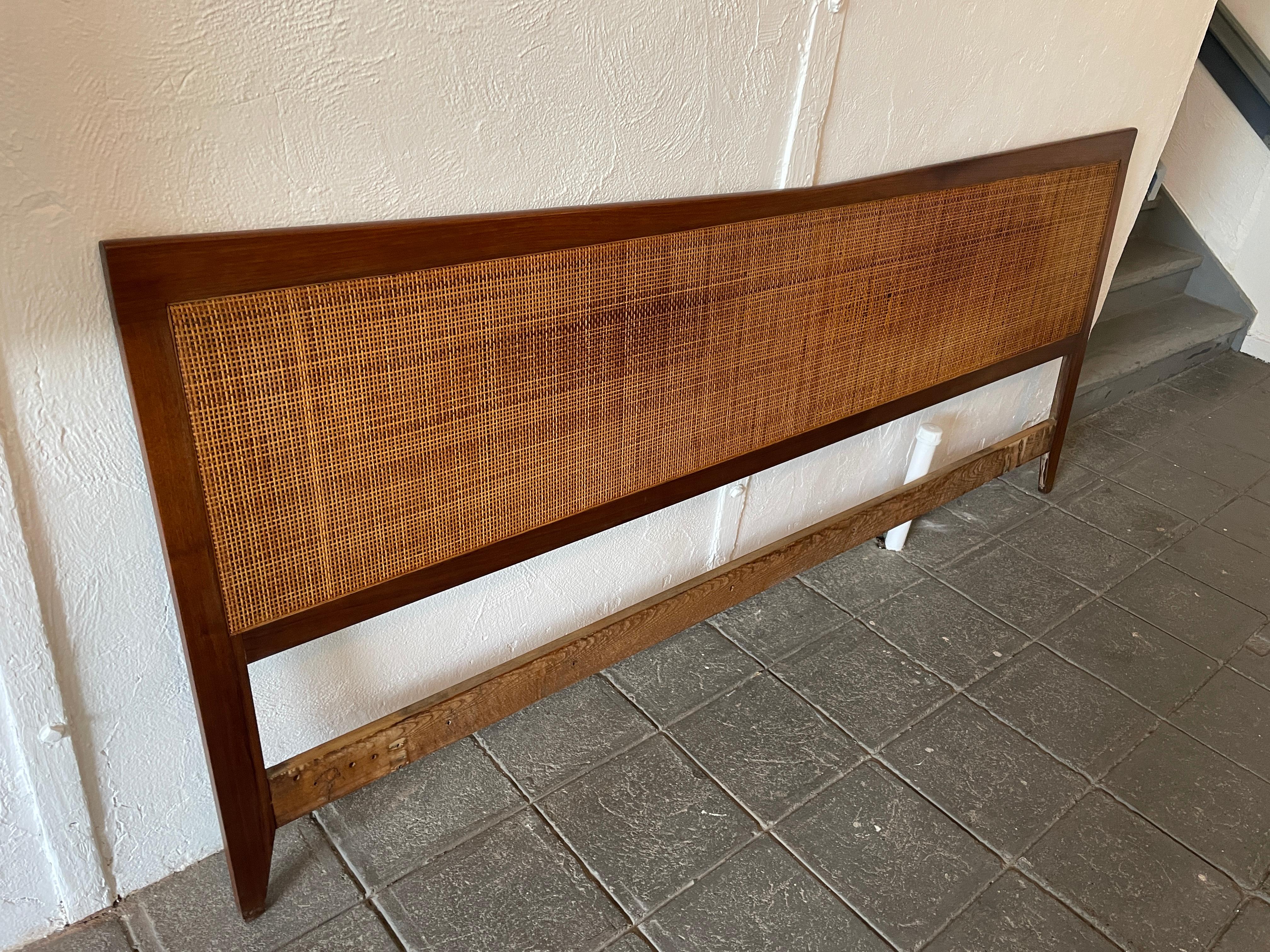 Beautiful Mid-Century Modern Walnut Cane King Bed Headboard In Good Condition In BROOKLYN, NY