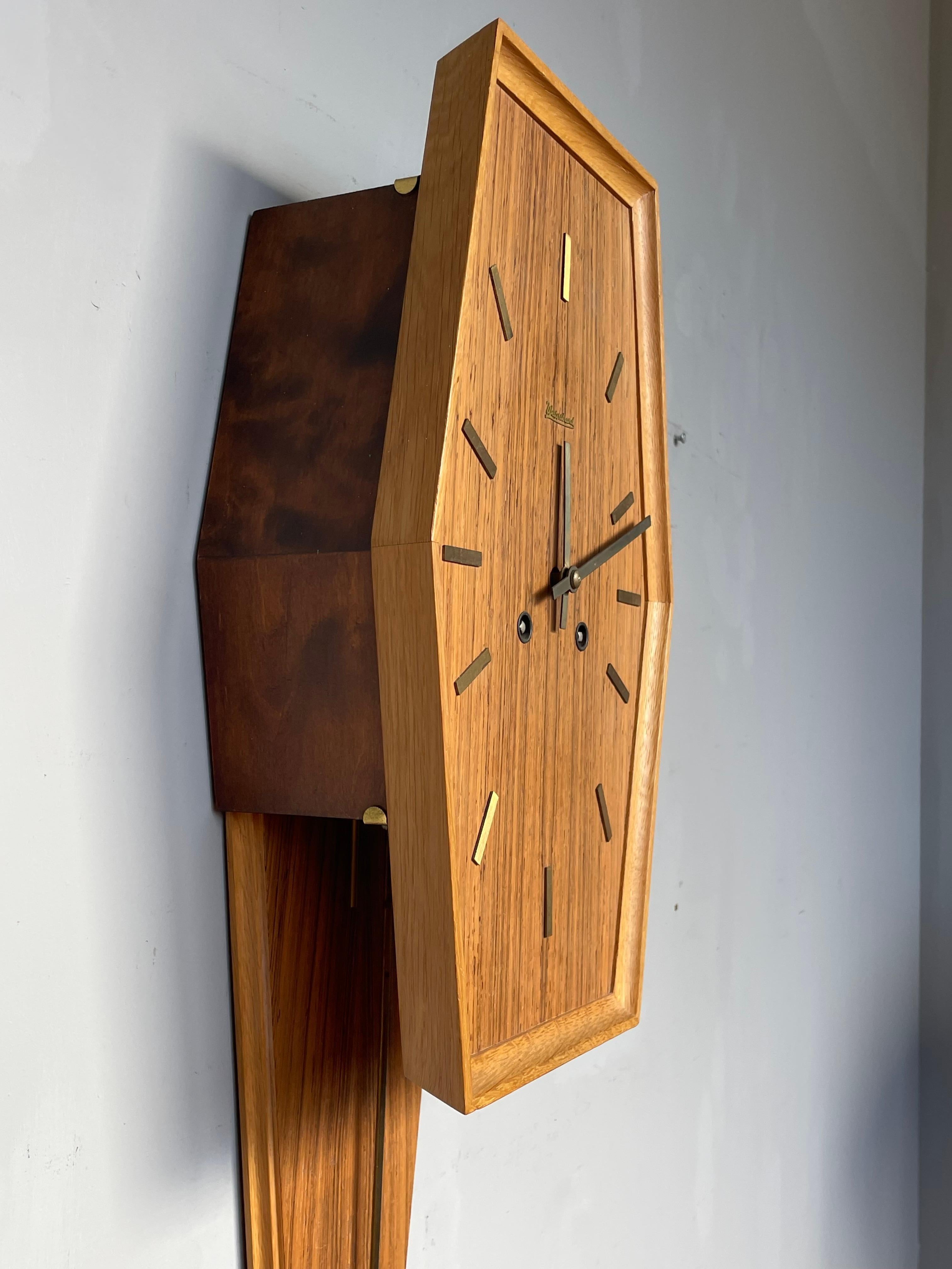 Magnifique horloge murale Pendule en bois moderne du milieu du siècle dernier par Westerstrand, Suède Bon état - En vente à Lisse, NL