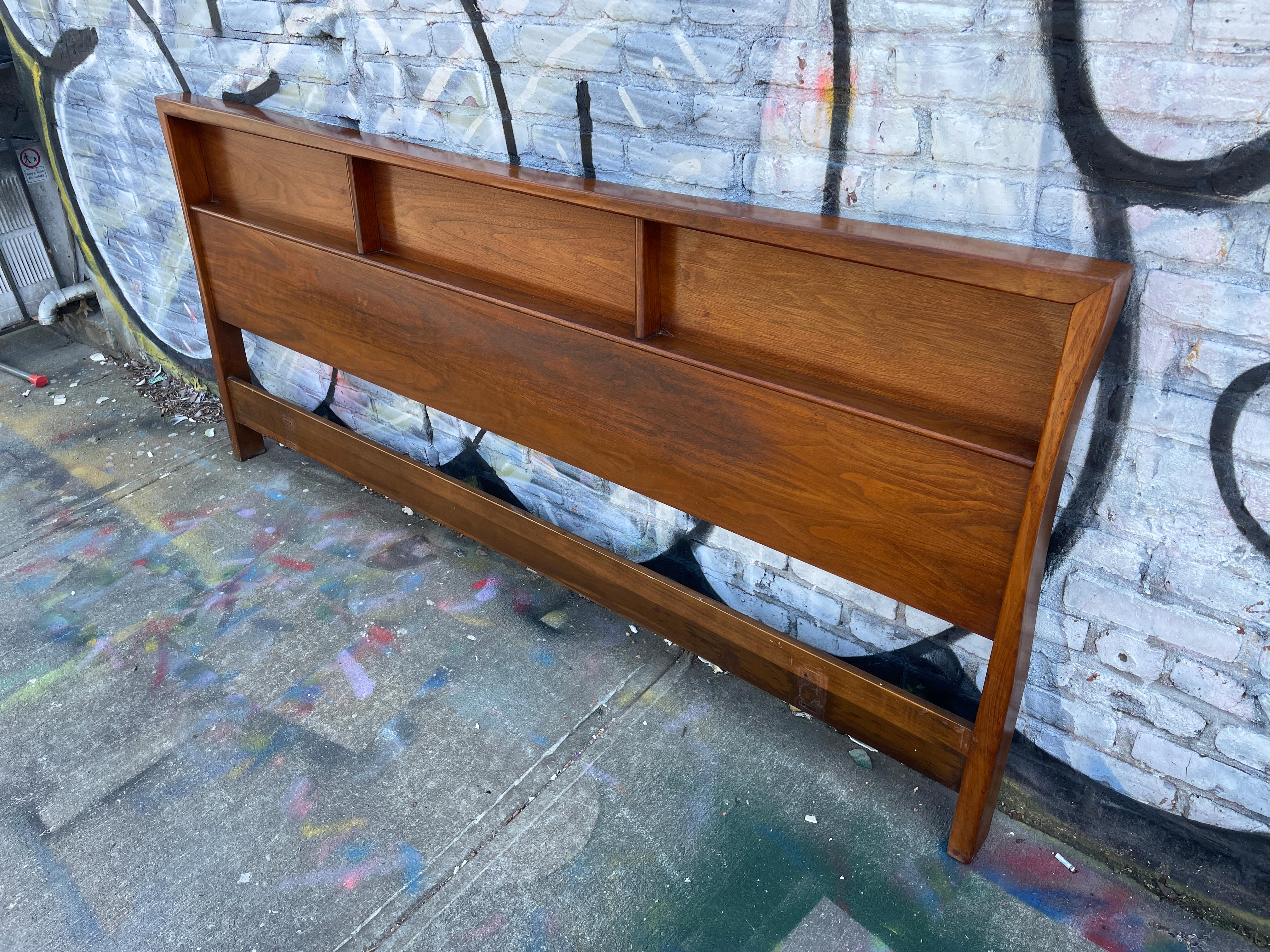 American Beautiful Mid-Century Walnut King Bed Headboard with Narrow Shelves For Sale