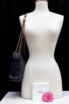 Beautiful midnight blue quilted leather bag, 1990s