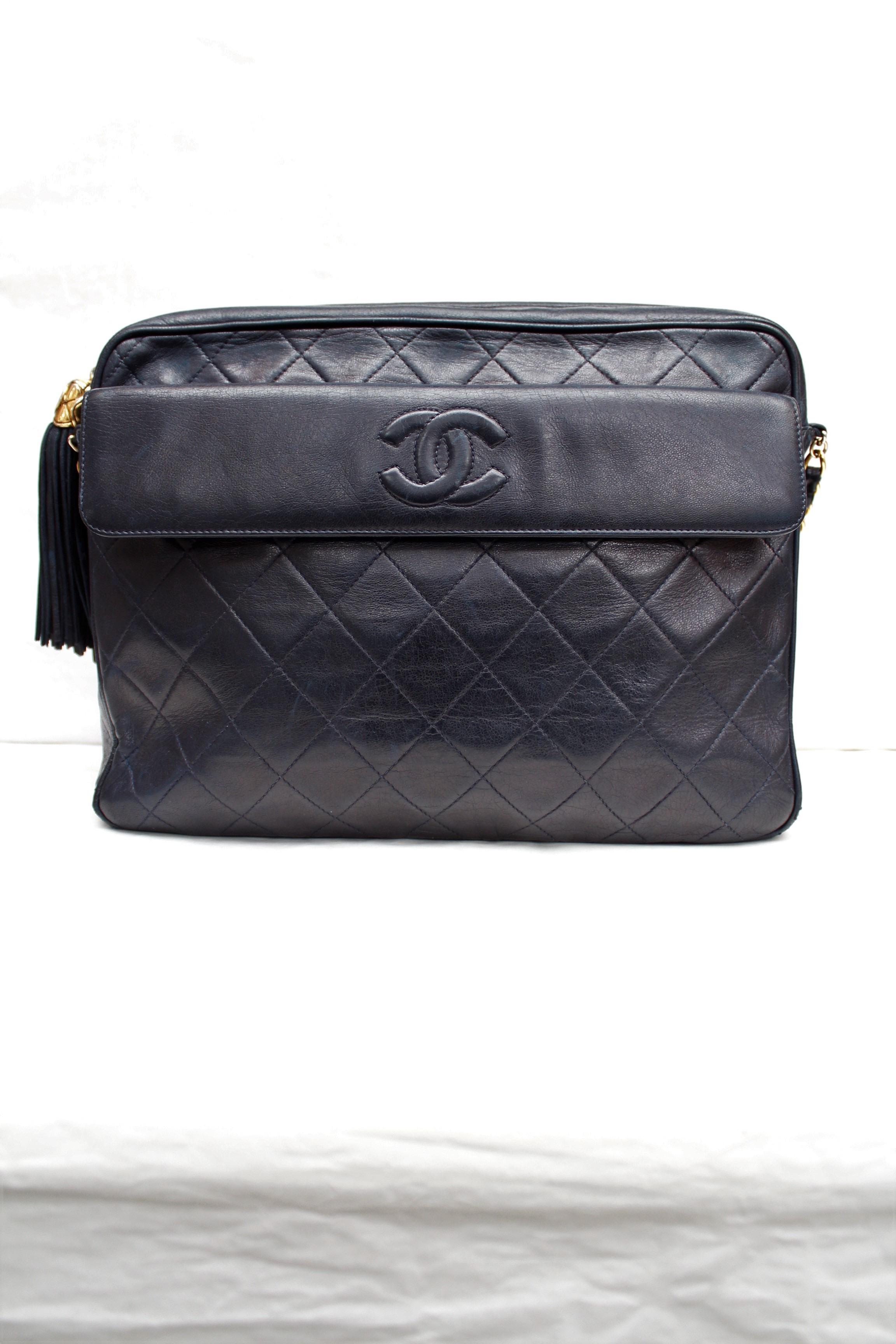 Black Beautiful midnight blue quilted leather bag, 1990s For Sale
