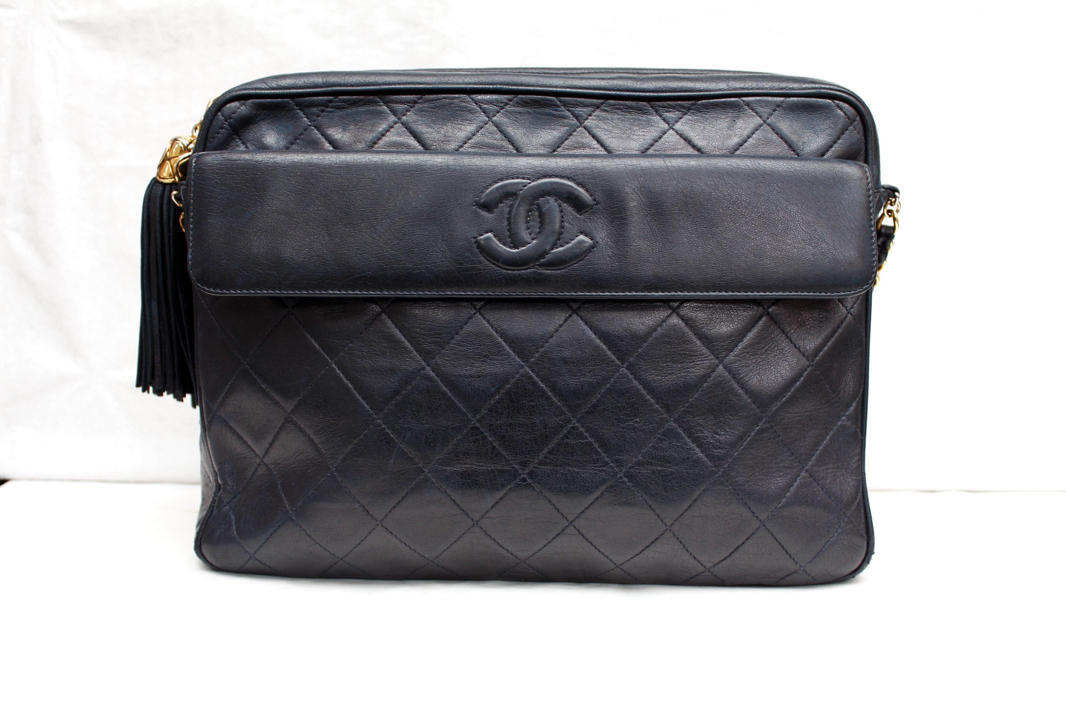 Beautiful midnight blue quilted leather bag, 1990s For Sale at 1stDibs