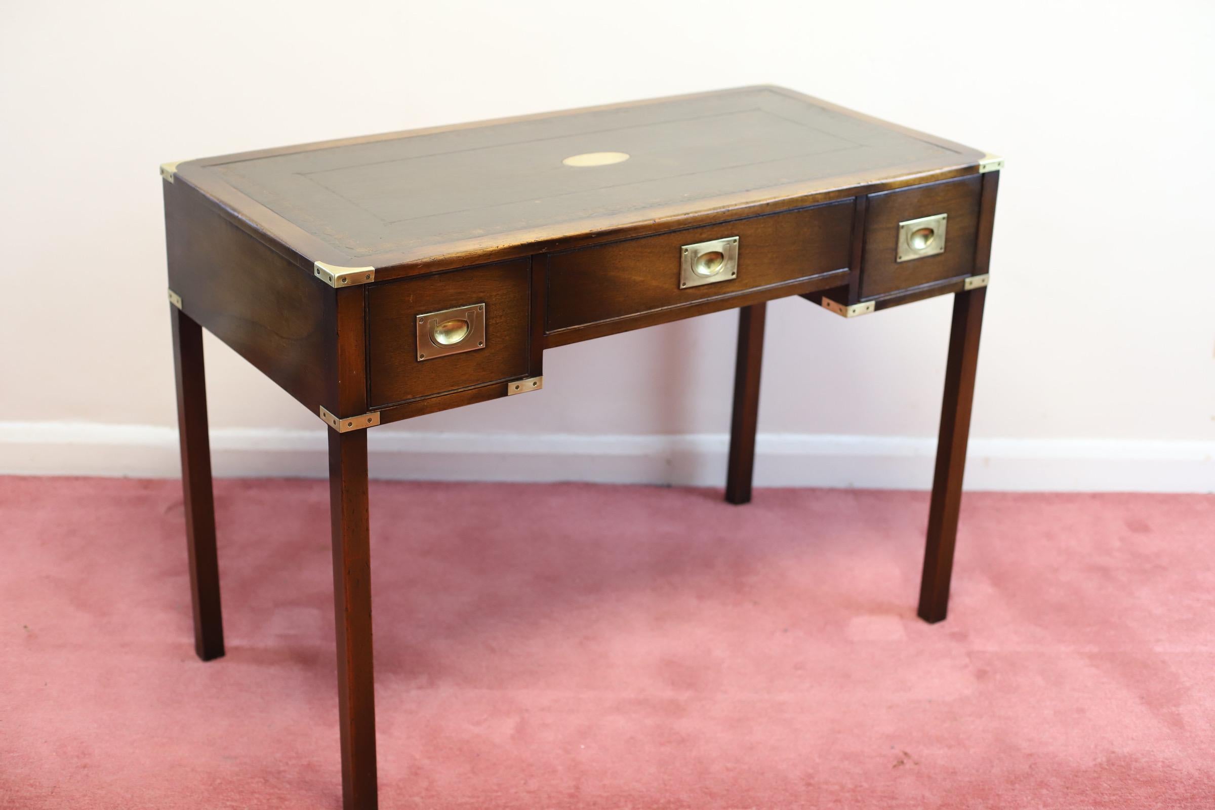Beautiful Military Campaign Style Leather Top Writing Table In Good Condition In Crawley, GB
