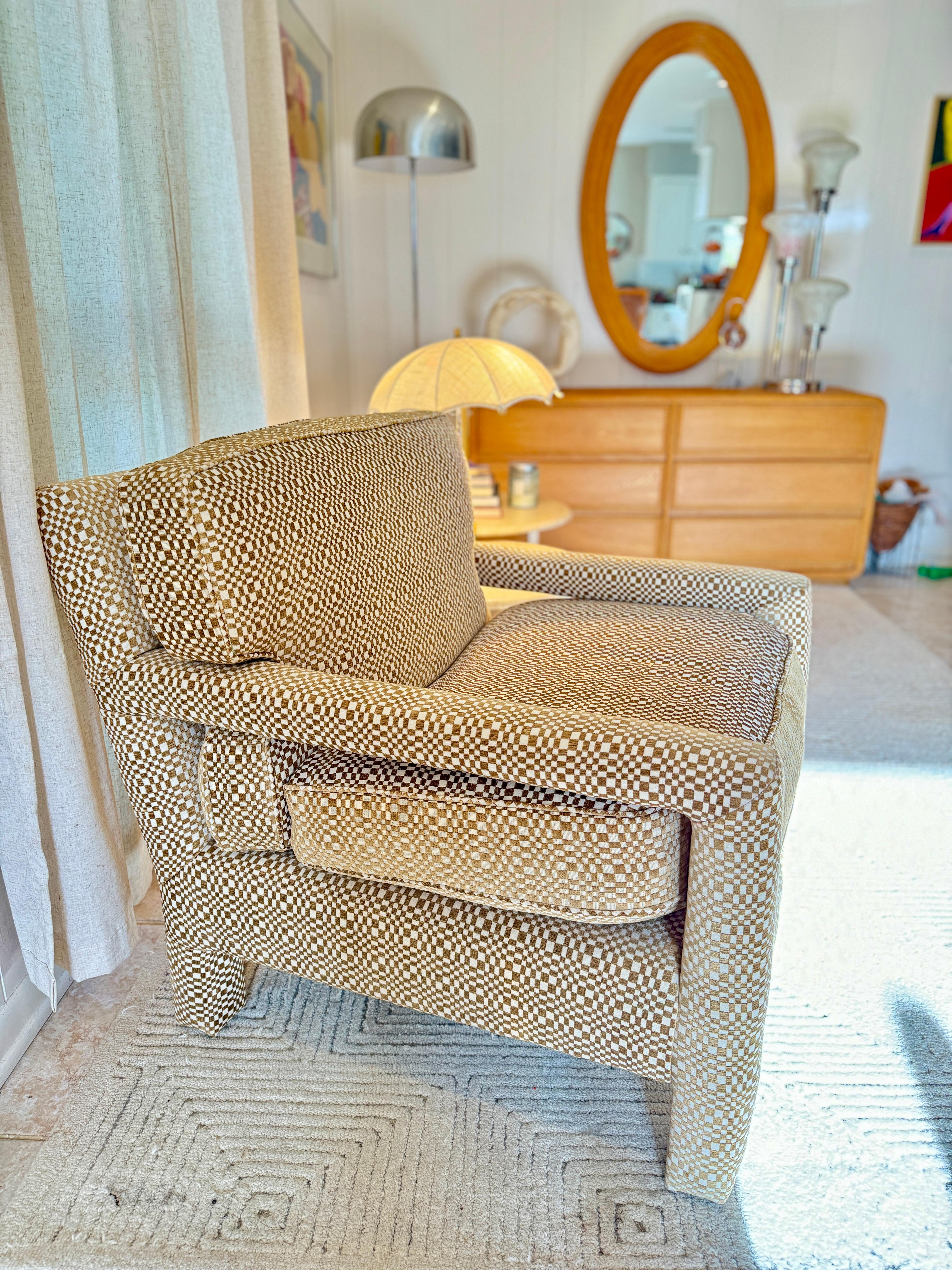 Schöner Parsons-Stuhl im Milo Baughman-Stil, ca. 1970er Jahre. Frisch gepolstert im Angebot 8
