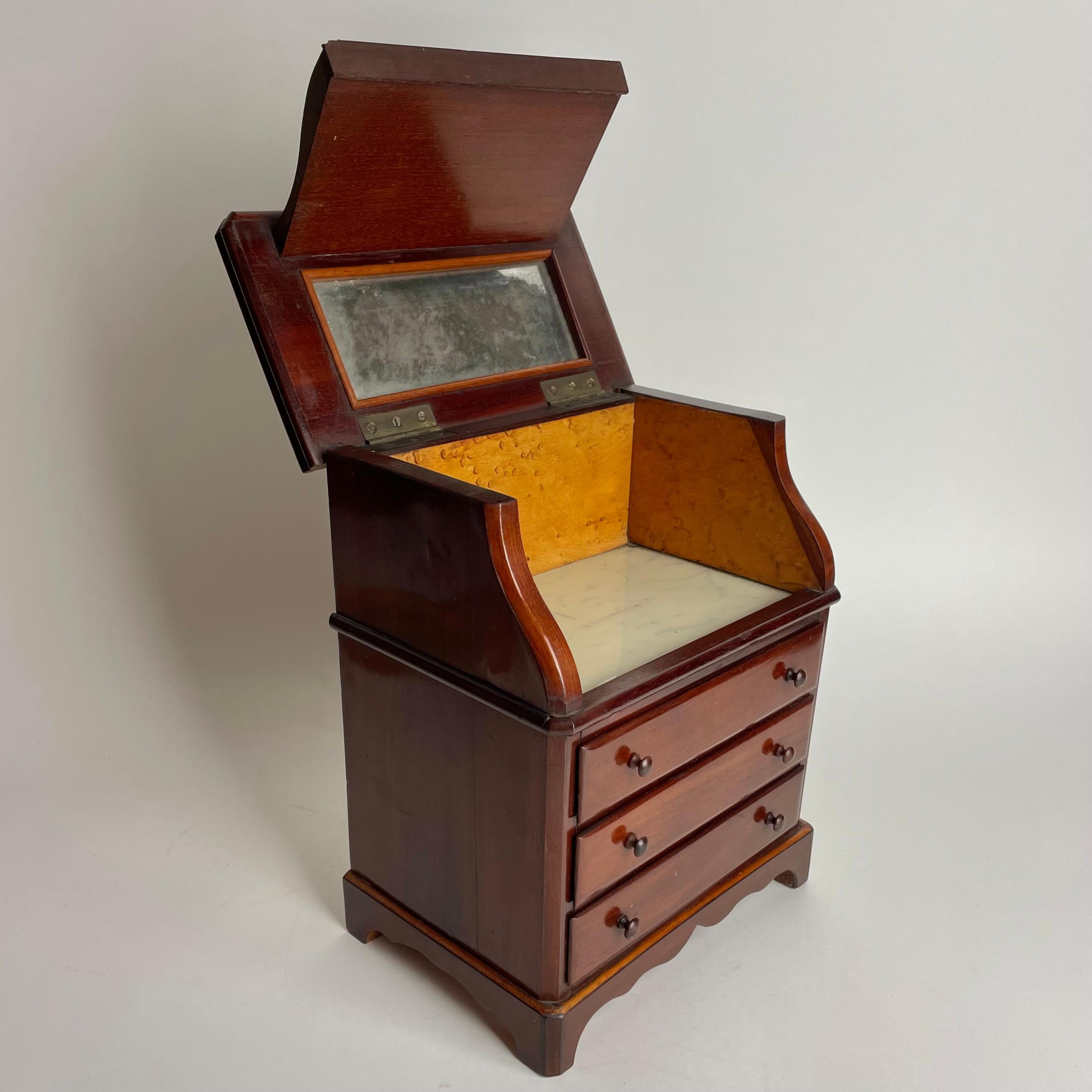 Beautiful Miniature chest of drawers in Mahogany from Paris in the 1840s 3