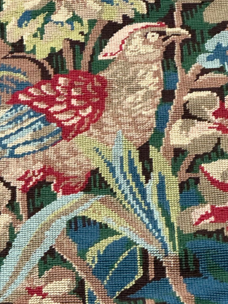 Schöne moderne französische Nadelspitze des 20. (Gobelinstrickerei) im Angebot