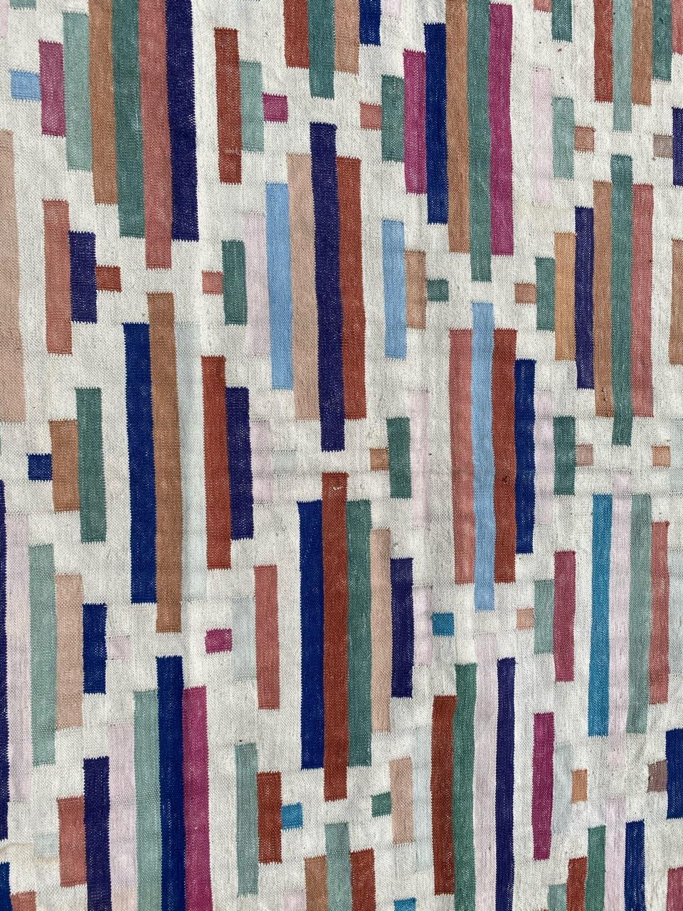 Preciosa Alfombra Plana India Durhie Kilim de Diseño Moderno en venta 3