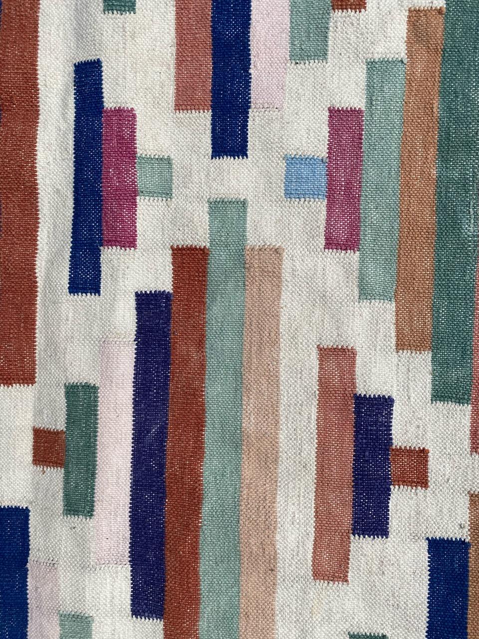 Preciosa Alfombra Plana India Durhie Kilim de Diseño Moderno en venta 2