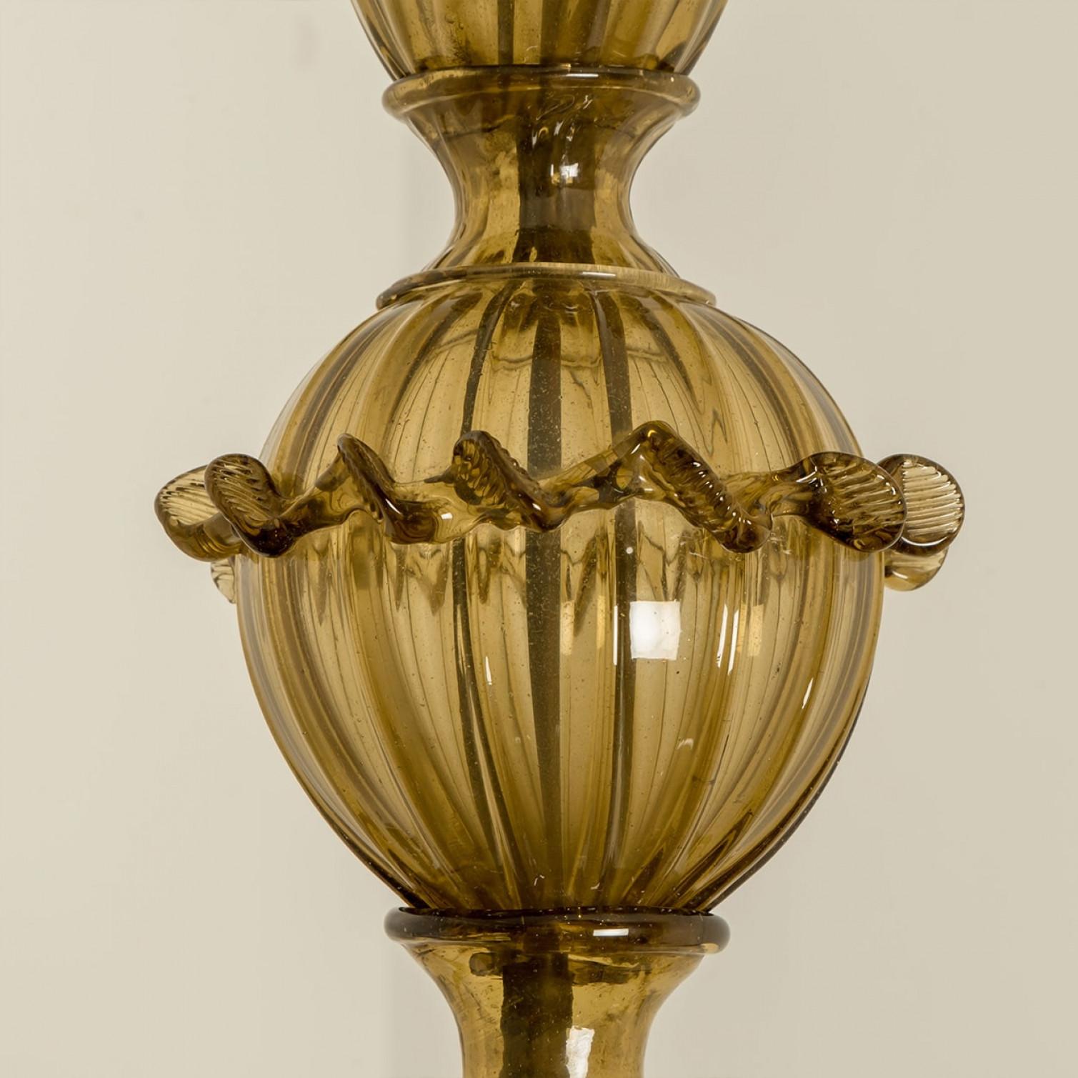 Preciosa araña de 6 brazos de cristal ámbar de Murano, años 70 en venta 6