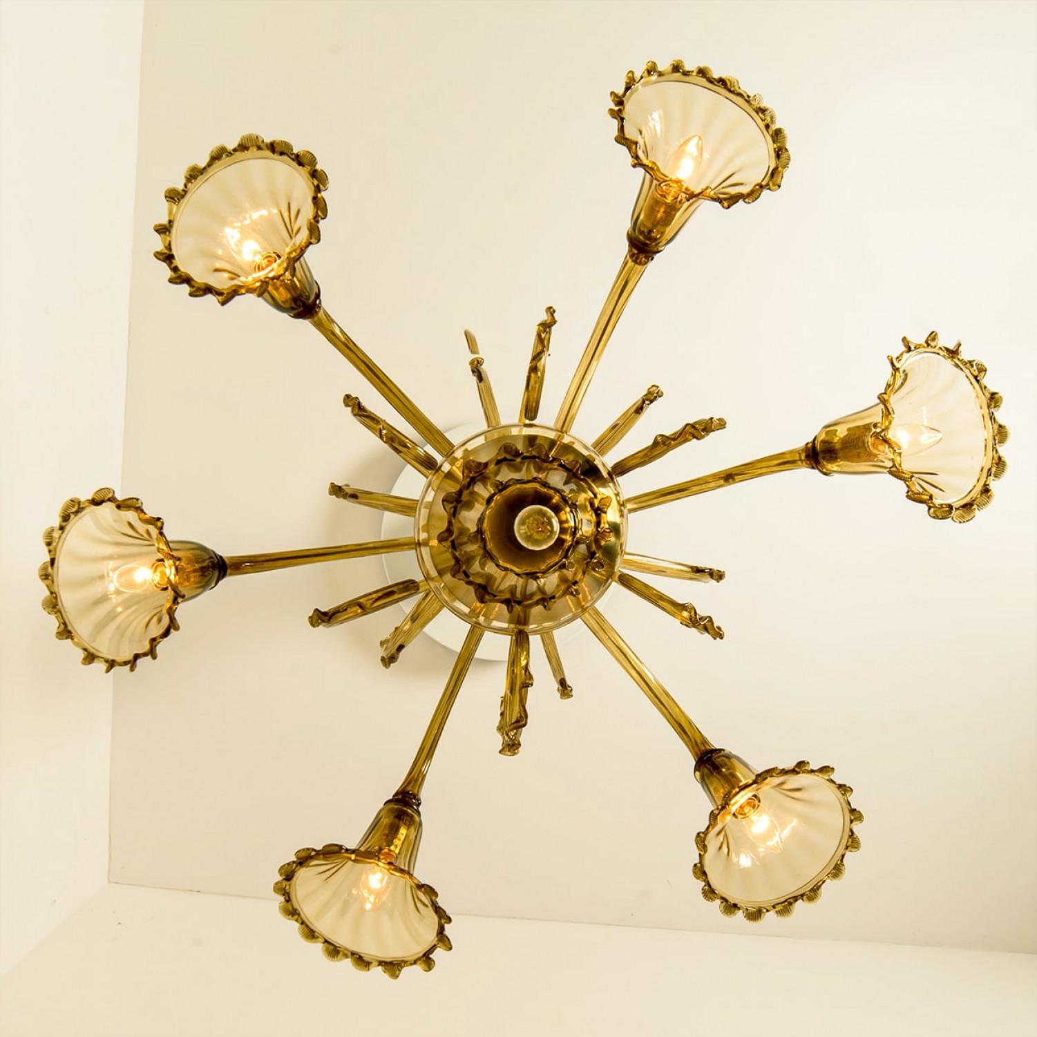 Preciosa araña de 6 brazos de cristal ámbar de Murano, años 70 en Bueno estado para la venta en Rijssen, NL