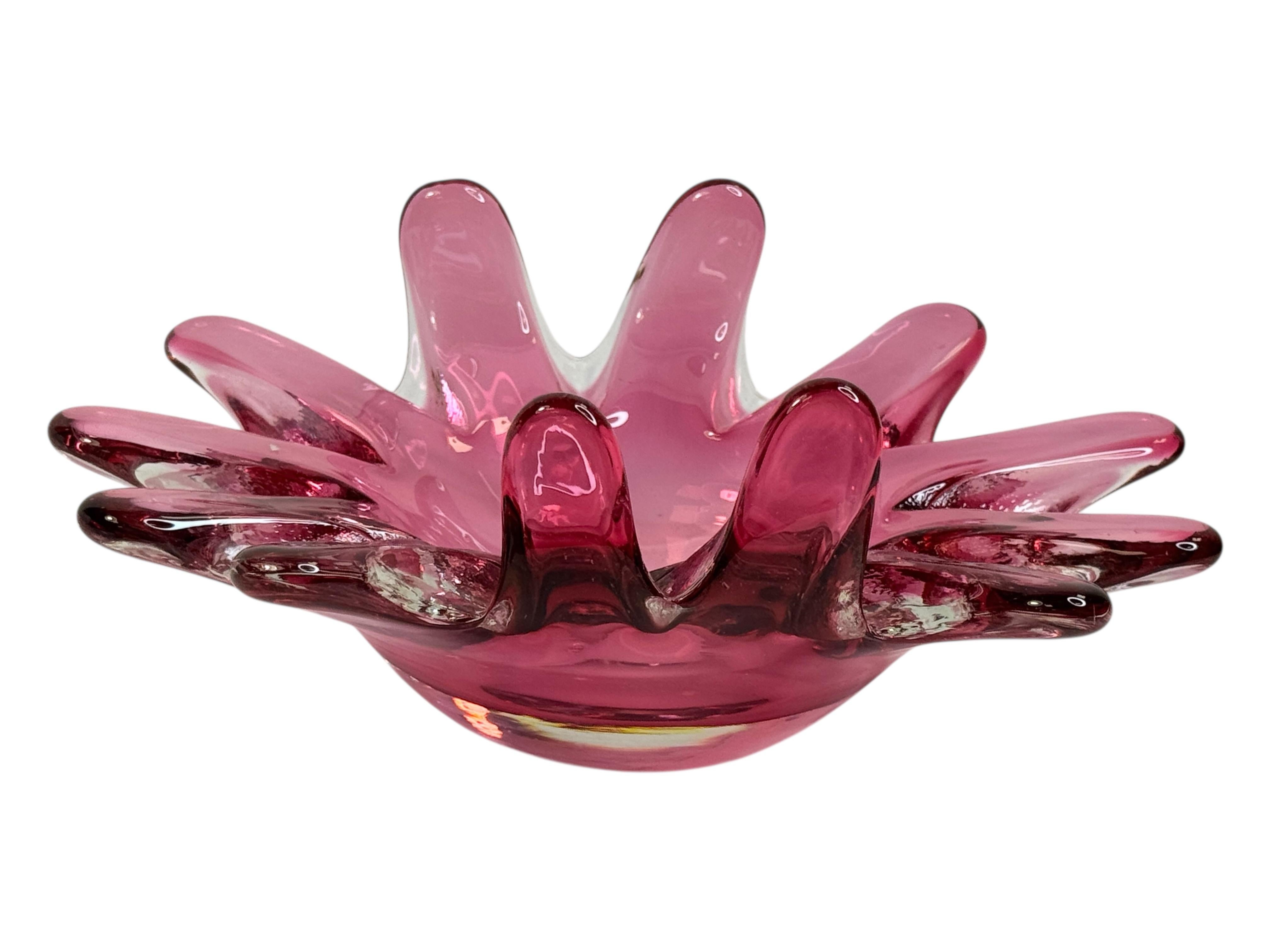 Italian Beautiful Murano Art Glass Sommerso Fruit Bowl Pink and Clear Vintage, Italy For Sale
