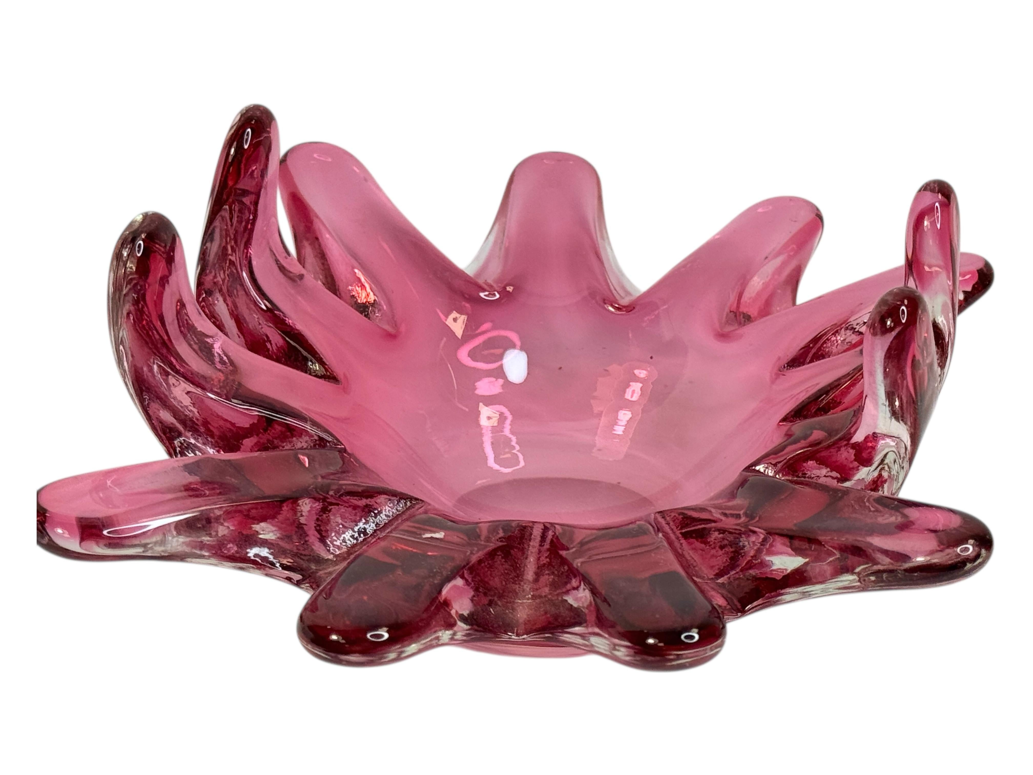 Beautiful Murano Art Glass Sommerso Fruit Bowl Pink and Clear Vintage, Italy In Good Condition For Sale In Nuernberg, DE