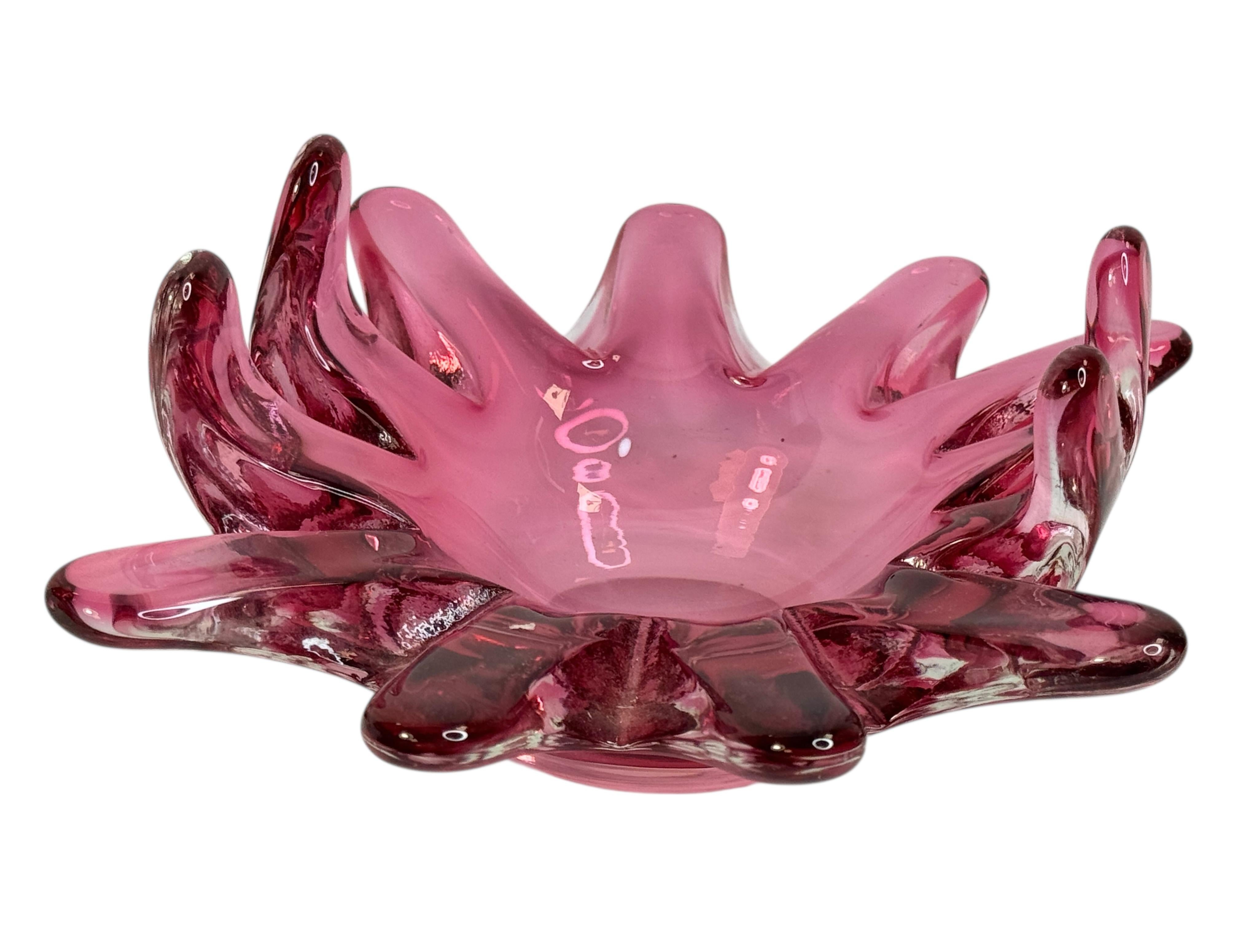 Late 20th Century Beautiful Murano Art Glass Sommerso Fruit Bowl Pink and Clear Vintage, Italy For Sale