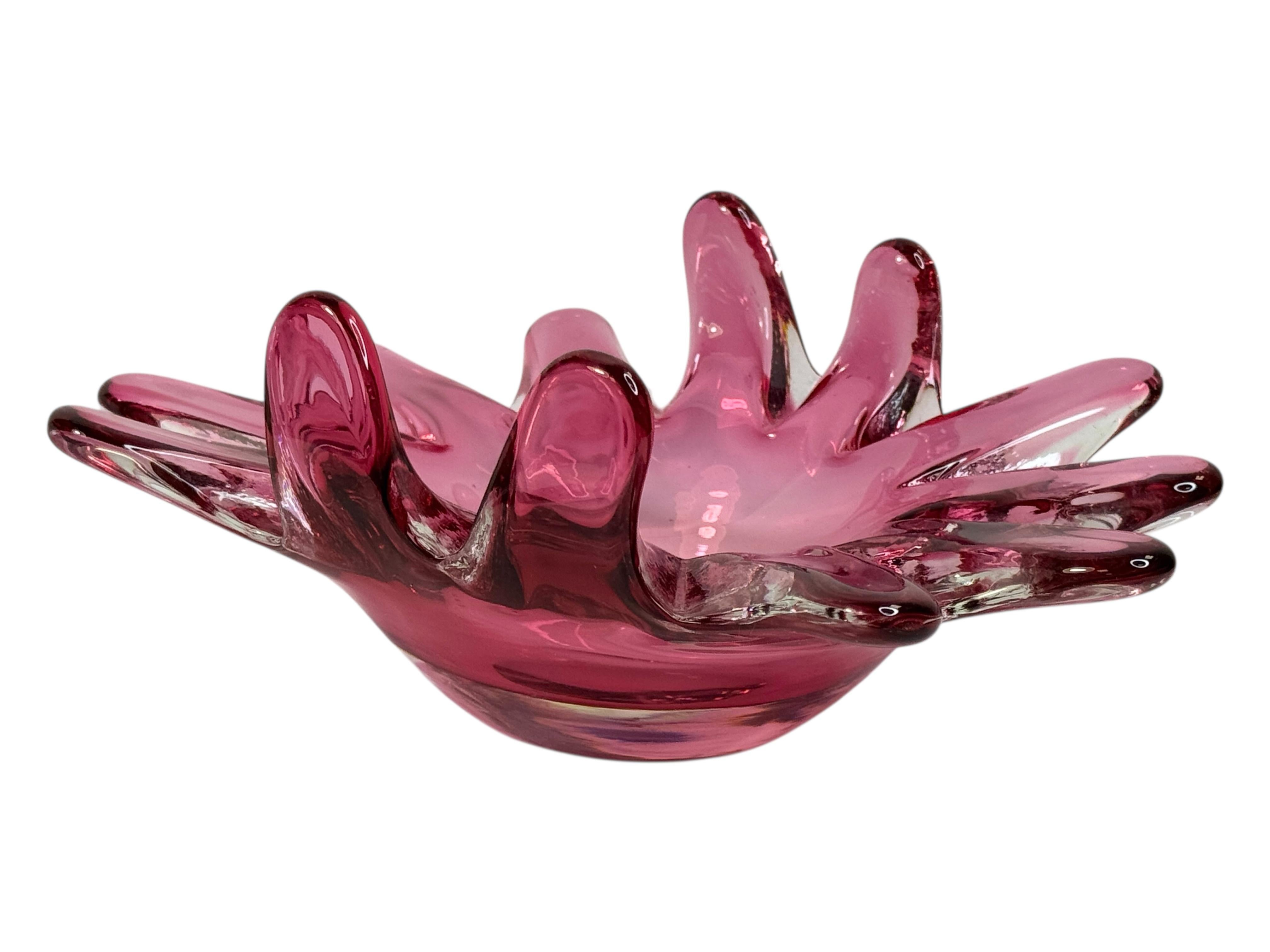 Beautiful Murano Art Glass Sommerso Fruit Bowl Pink and Clear Vintage, Italy For Sale 1