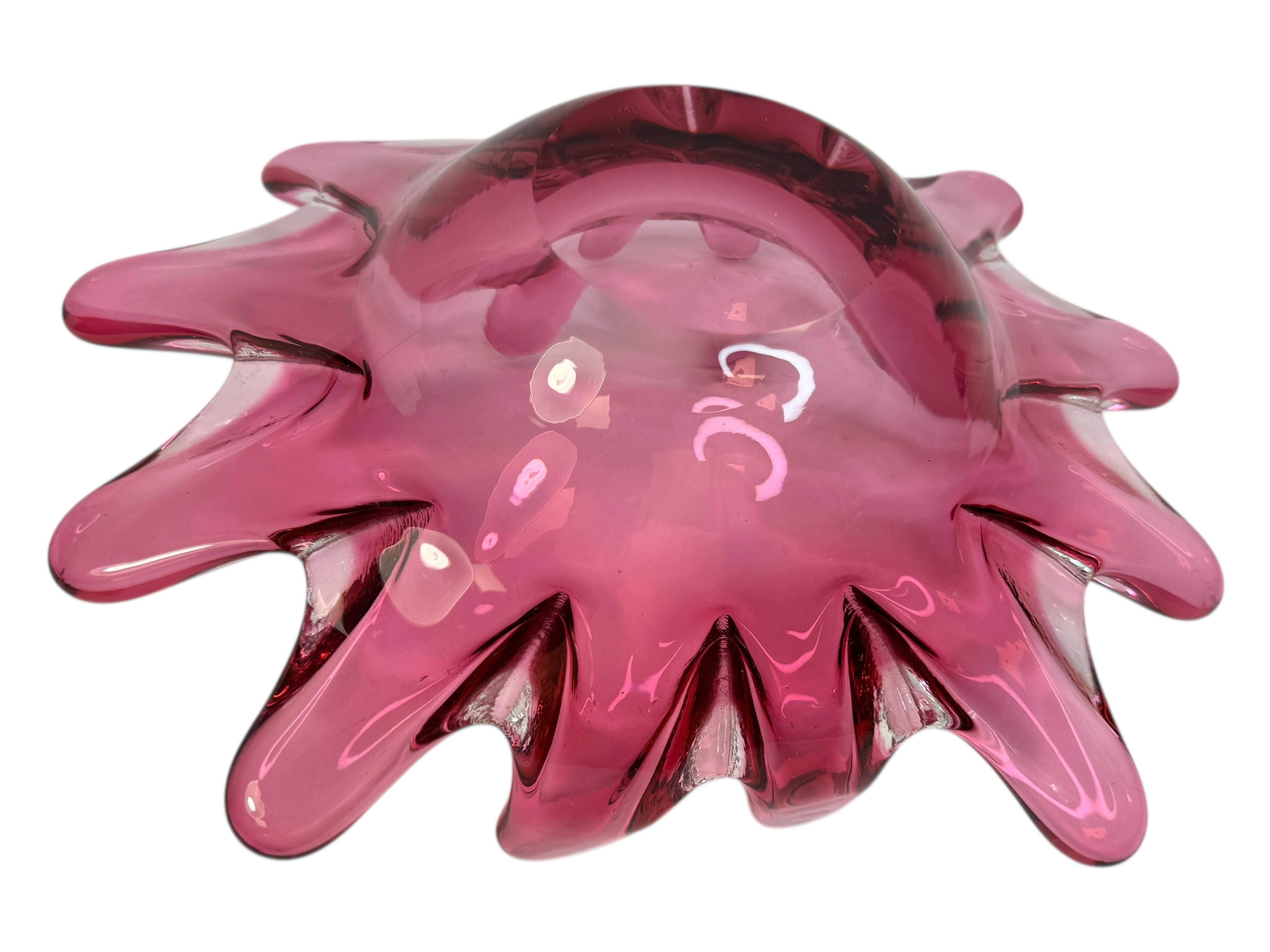 Beautiful Murano Art Glass Sommerso Fruit Bowl Pink and Clear Vintage, Italy For Sale 2