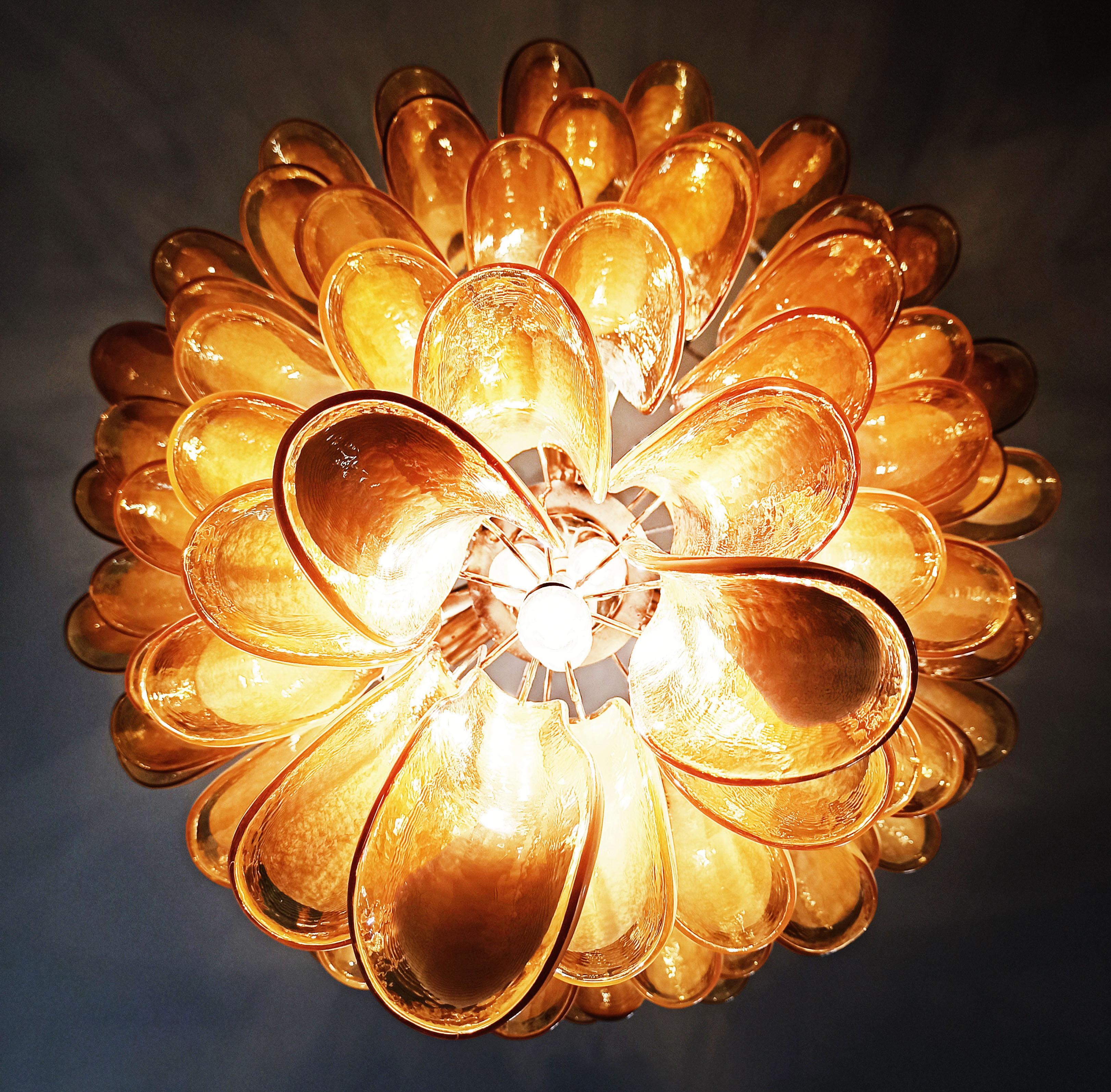 Beautiful Murano chandelier in the manner of Mazzega - 75 CARAMEL glass petals For Sale 7