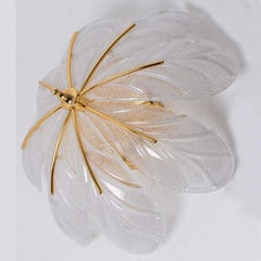 Bellissimo lampadario a otto foglie in vetro di Murano e ottone, anni '60