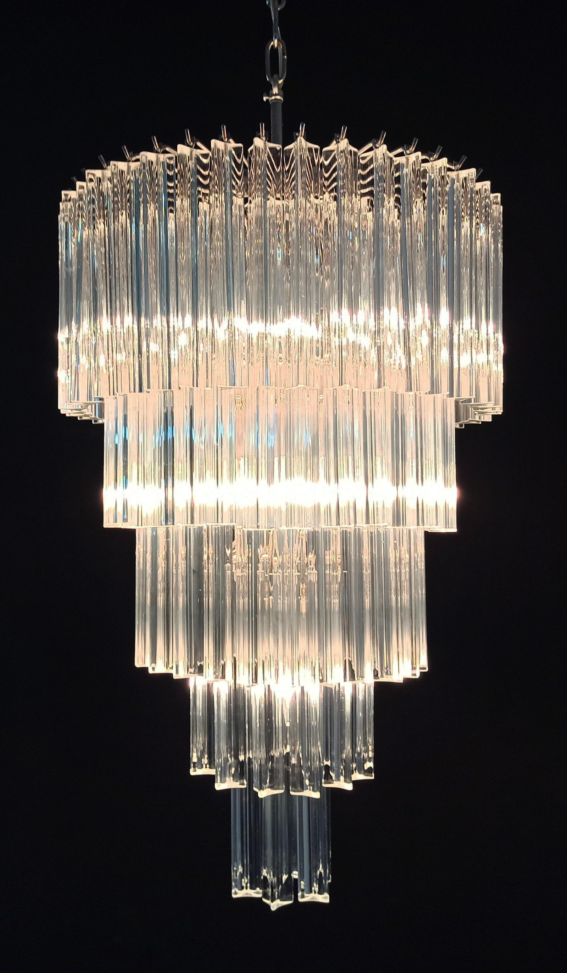 Beautiful Murano glass chandelier - 111 transparent triedri For Sale 3